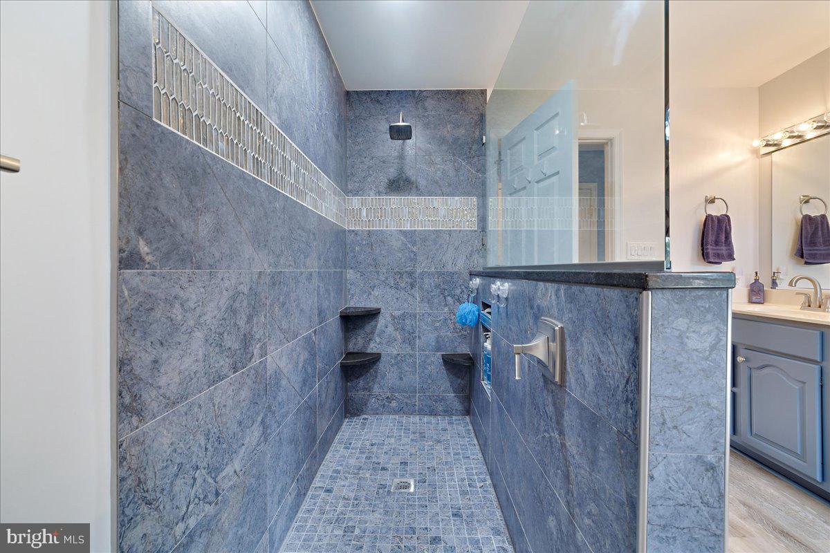 MAGOTHY BEACH - Residential