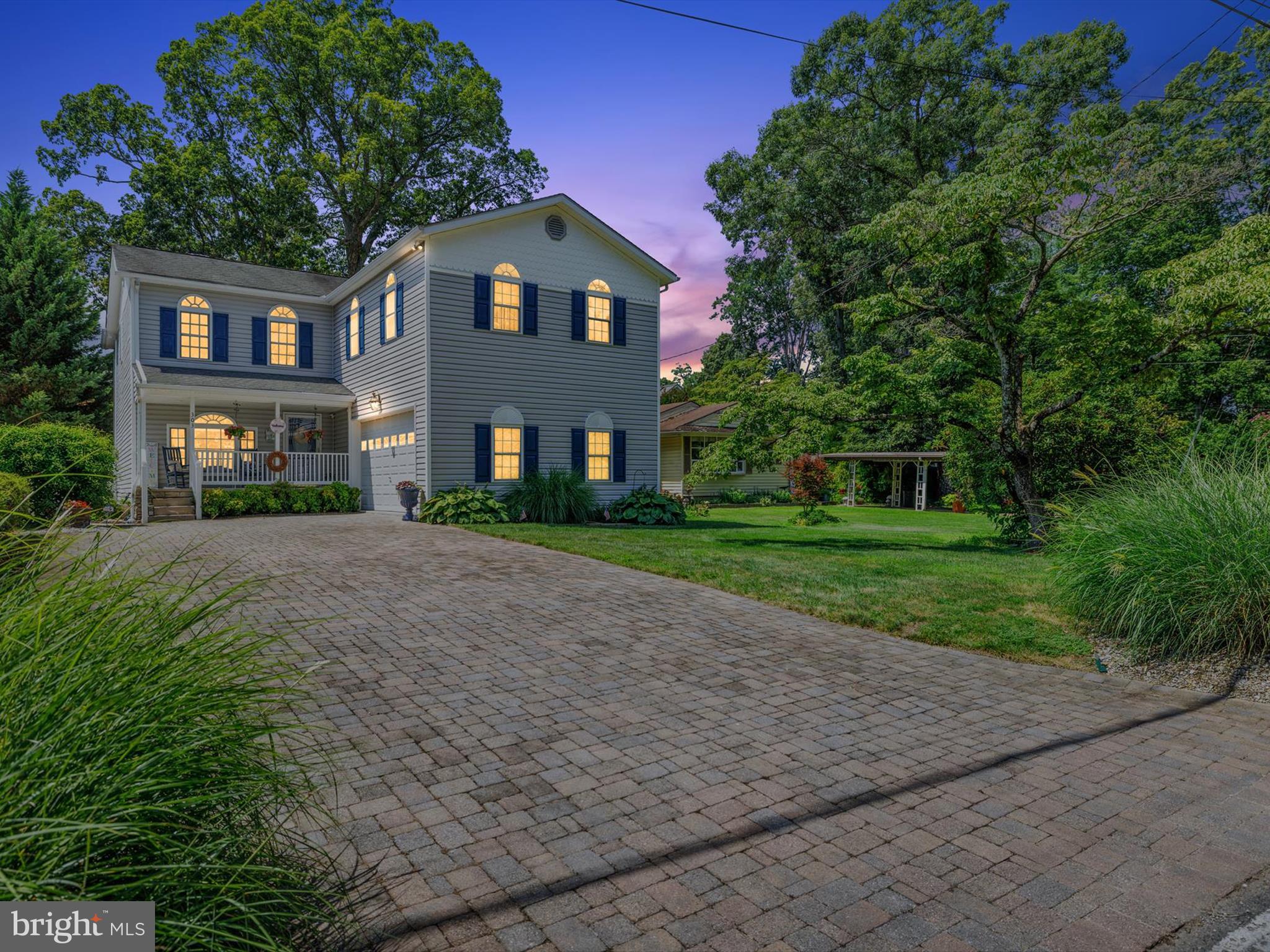 303 NORTH DRIVE