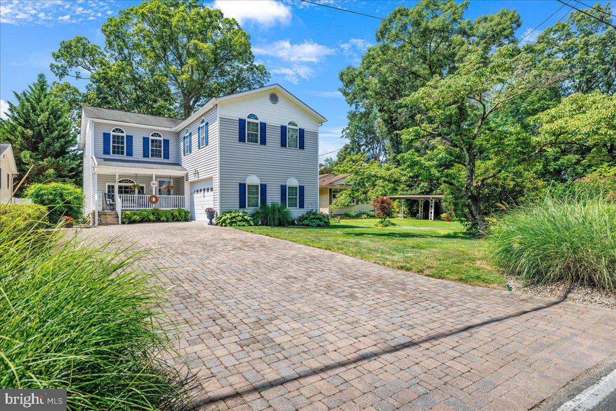 303 NORTH DRIVE