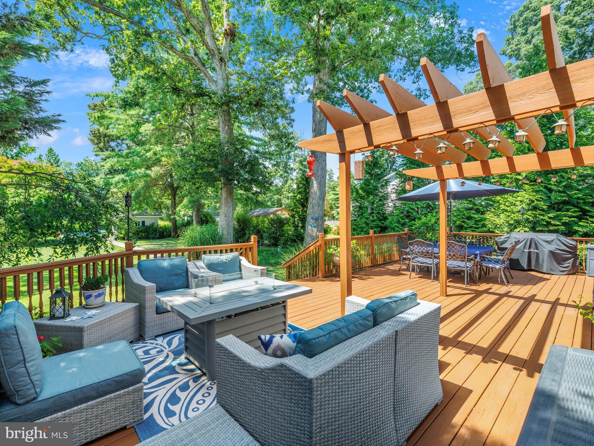 303 NORTH DRIVE
