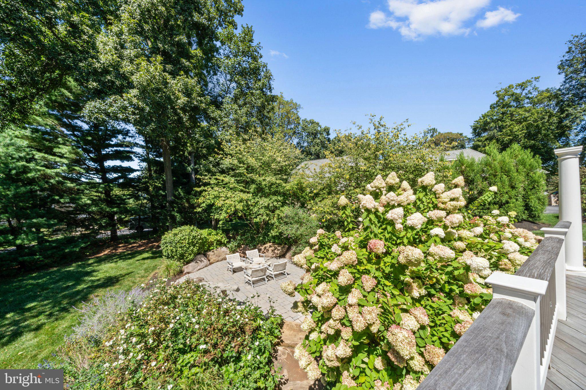 7 LAKEWOOD CIRCLE