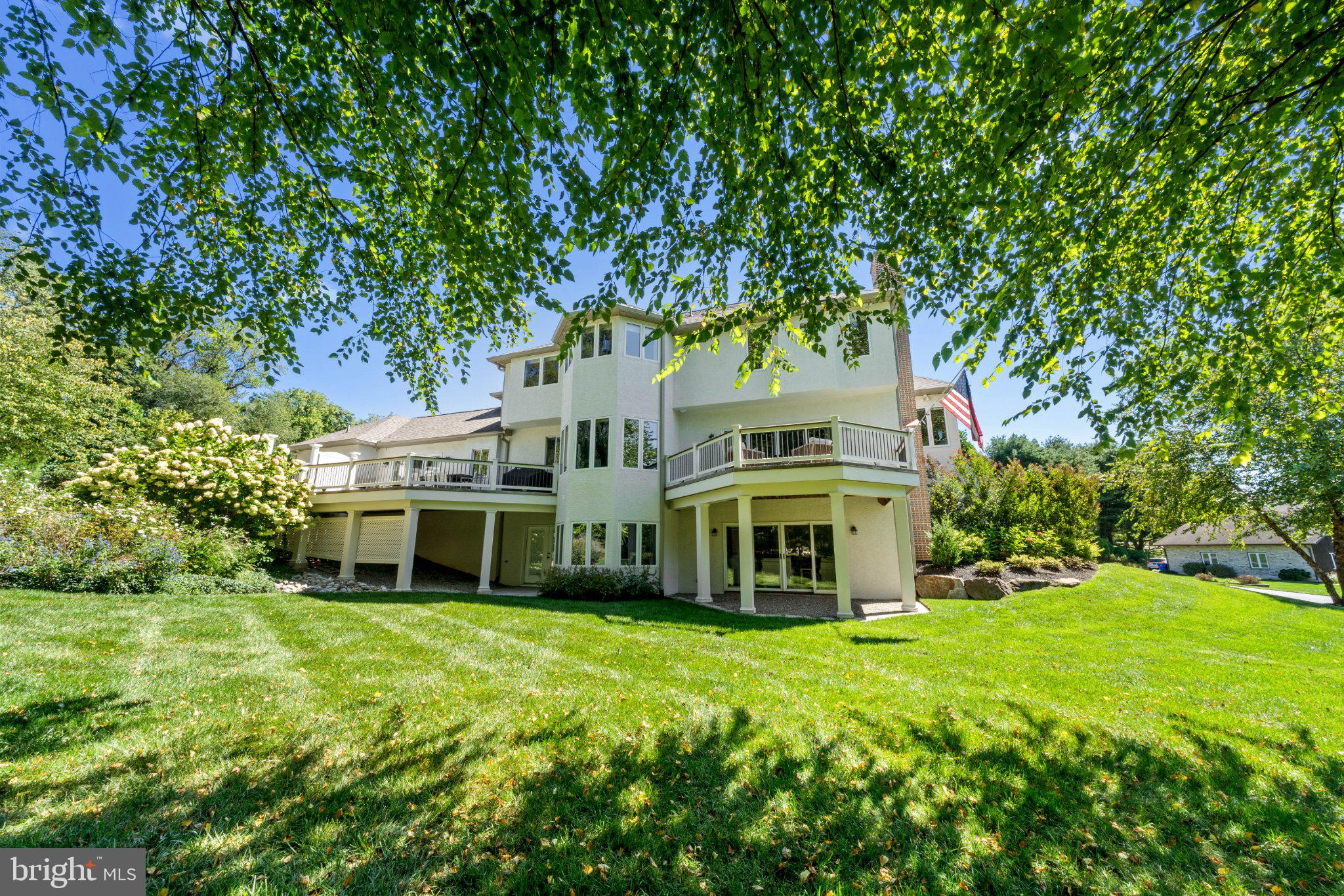 7 LAKEWOOD CIRCLE