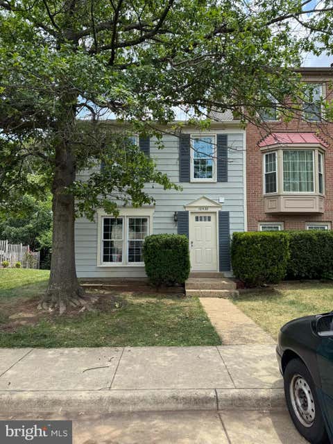Townhouse For Sale - 10430 Paradise Court<br/> MANASSAS, VA 20109