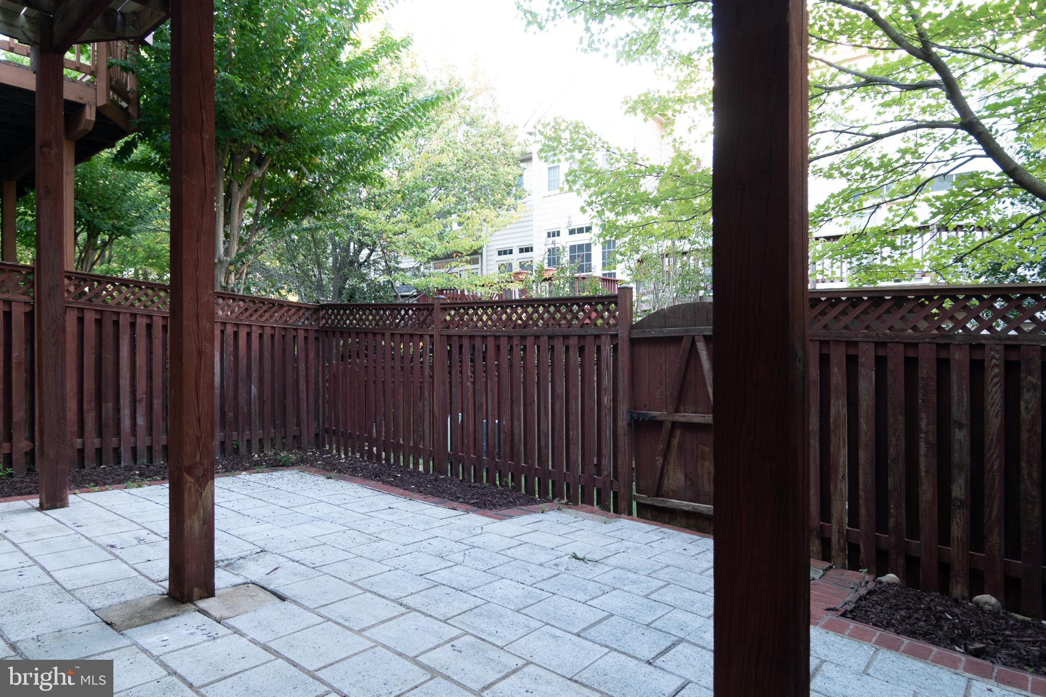 AMBERWOOD - Residential Lease