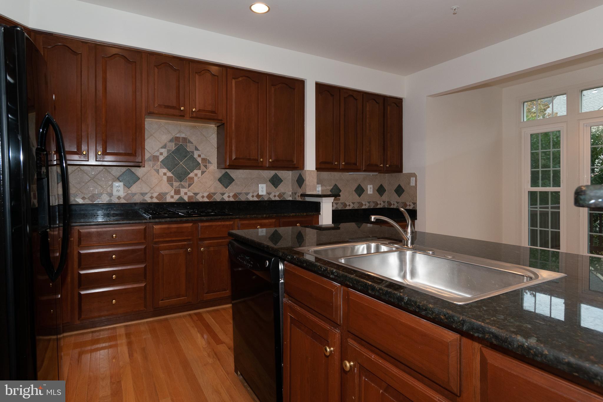 AMBERWOOD - Residential Lease