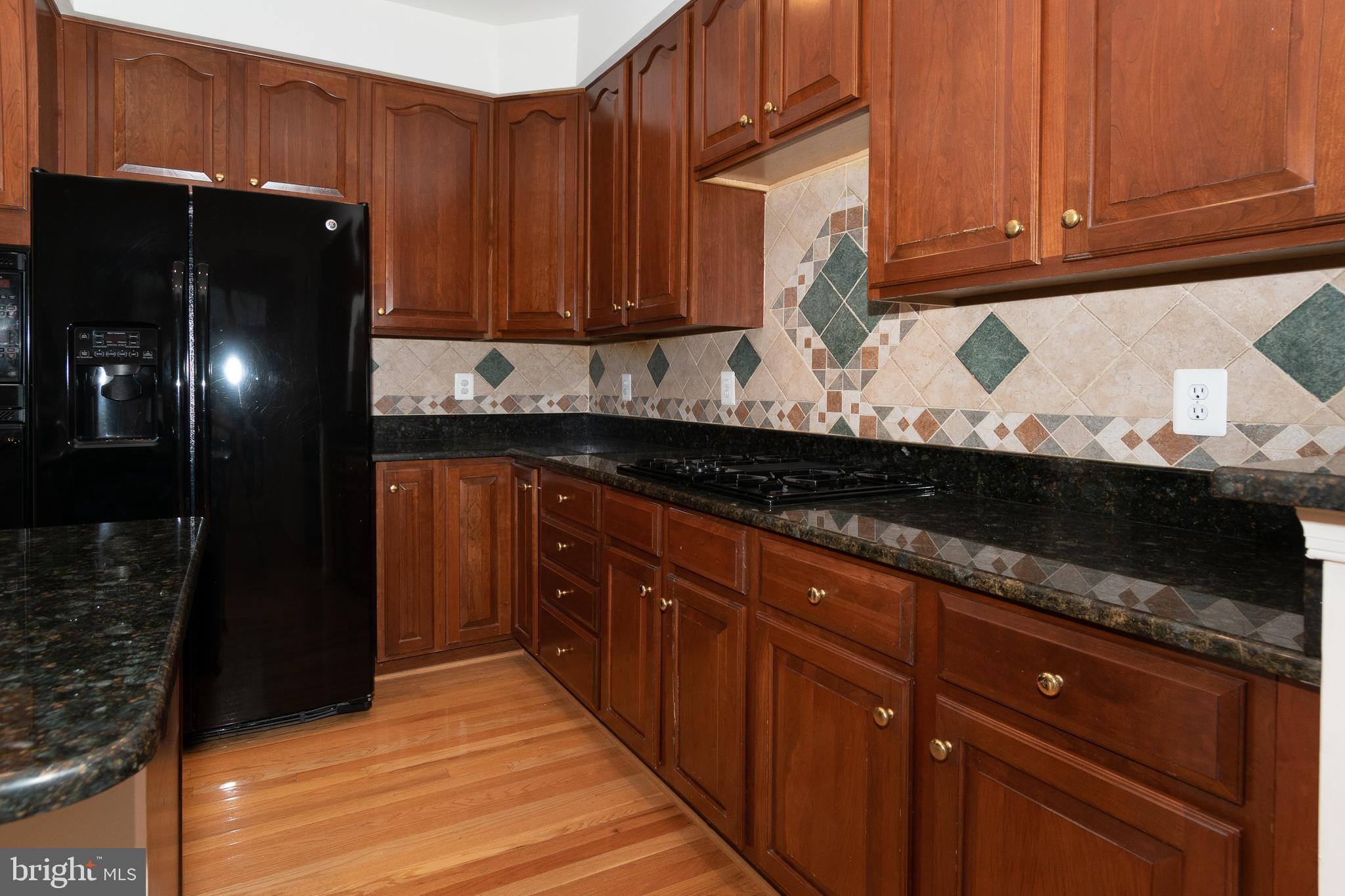 AMBERWOOD - Residential Lease