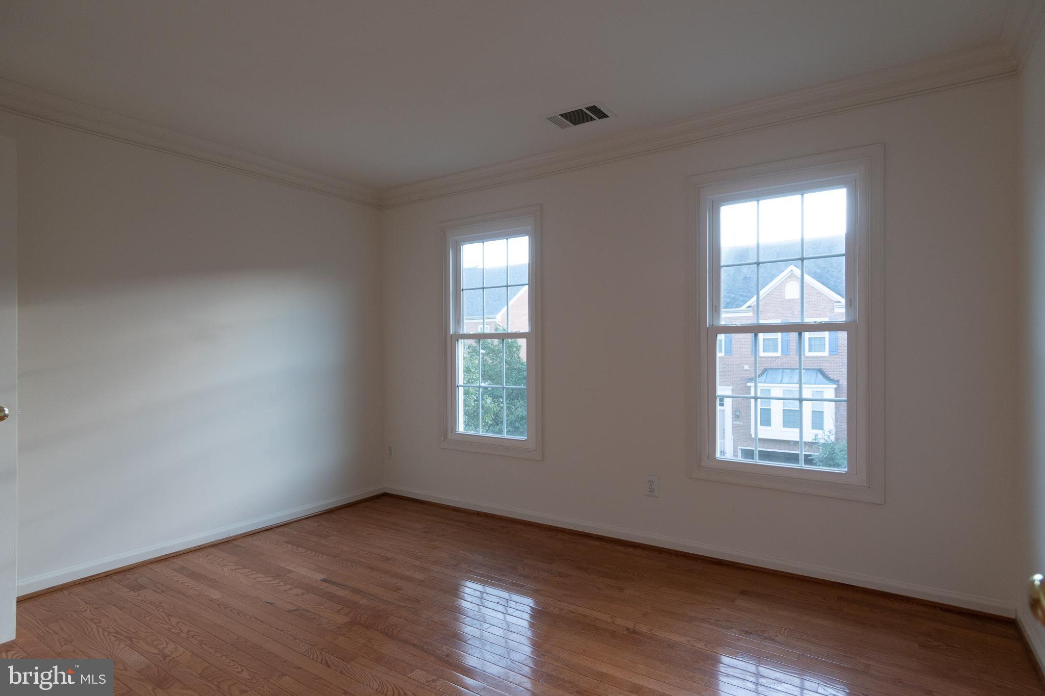 AMBERWOOD - Residential Lease