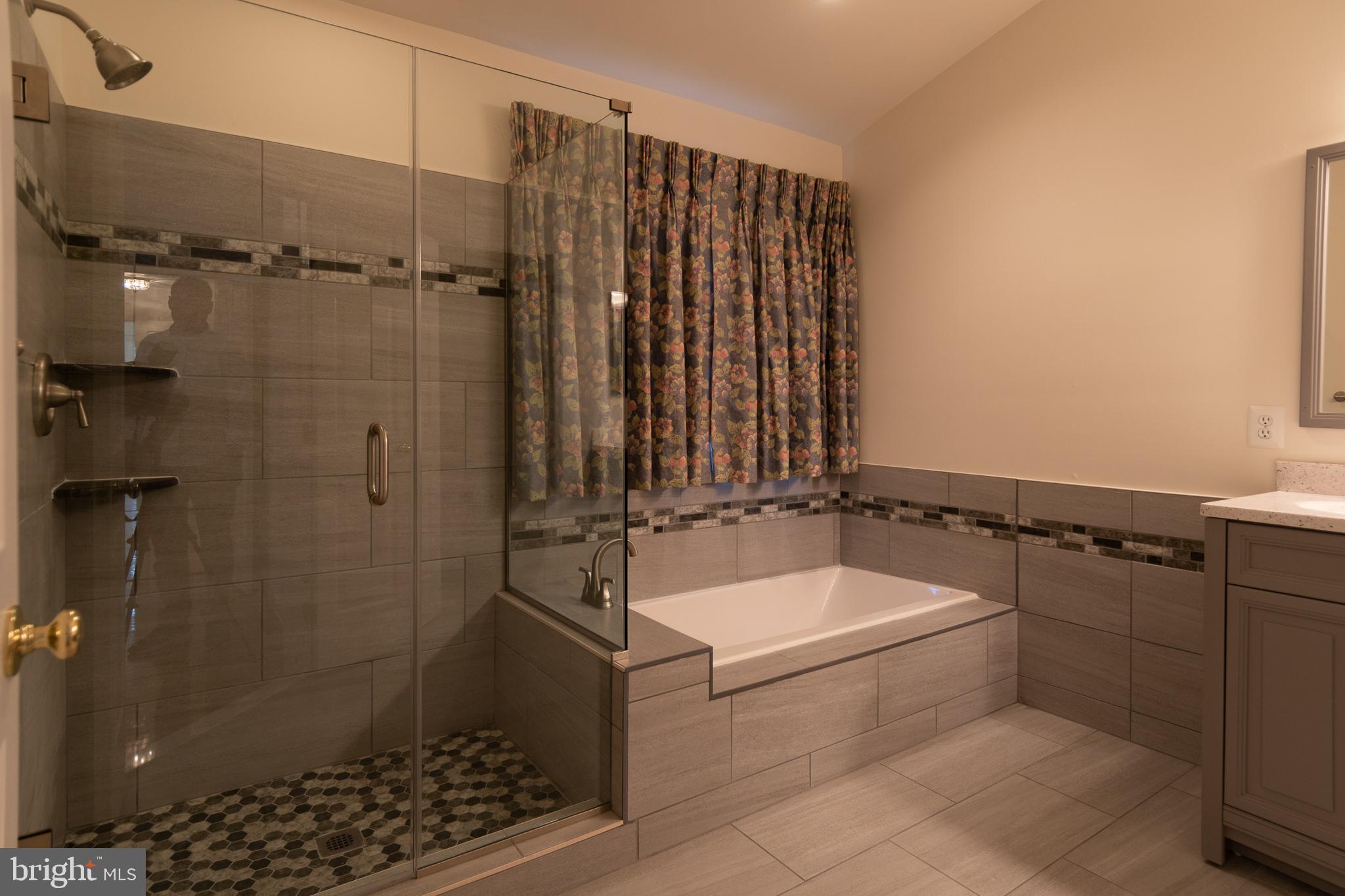 AMBERWOOD - Residential Lease