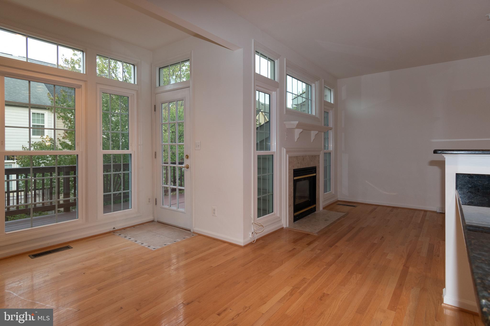 AMBERWOOD - Residential Lease