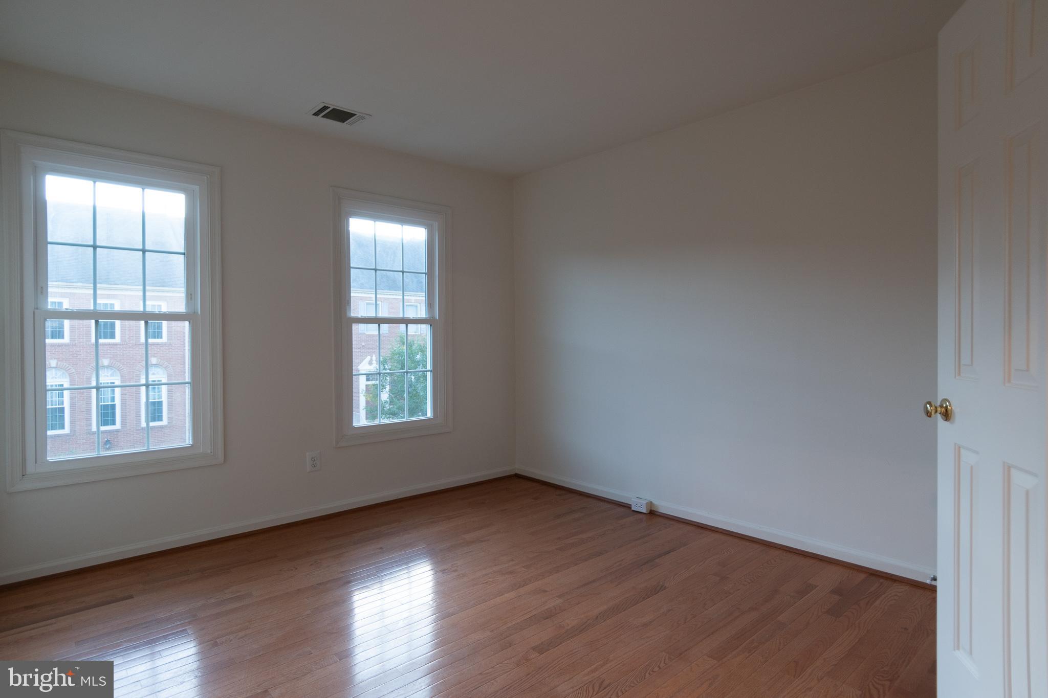 AMBERWOOD - Residential Lease