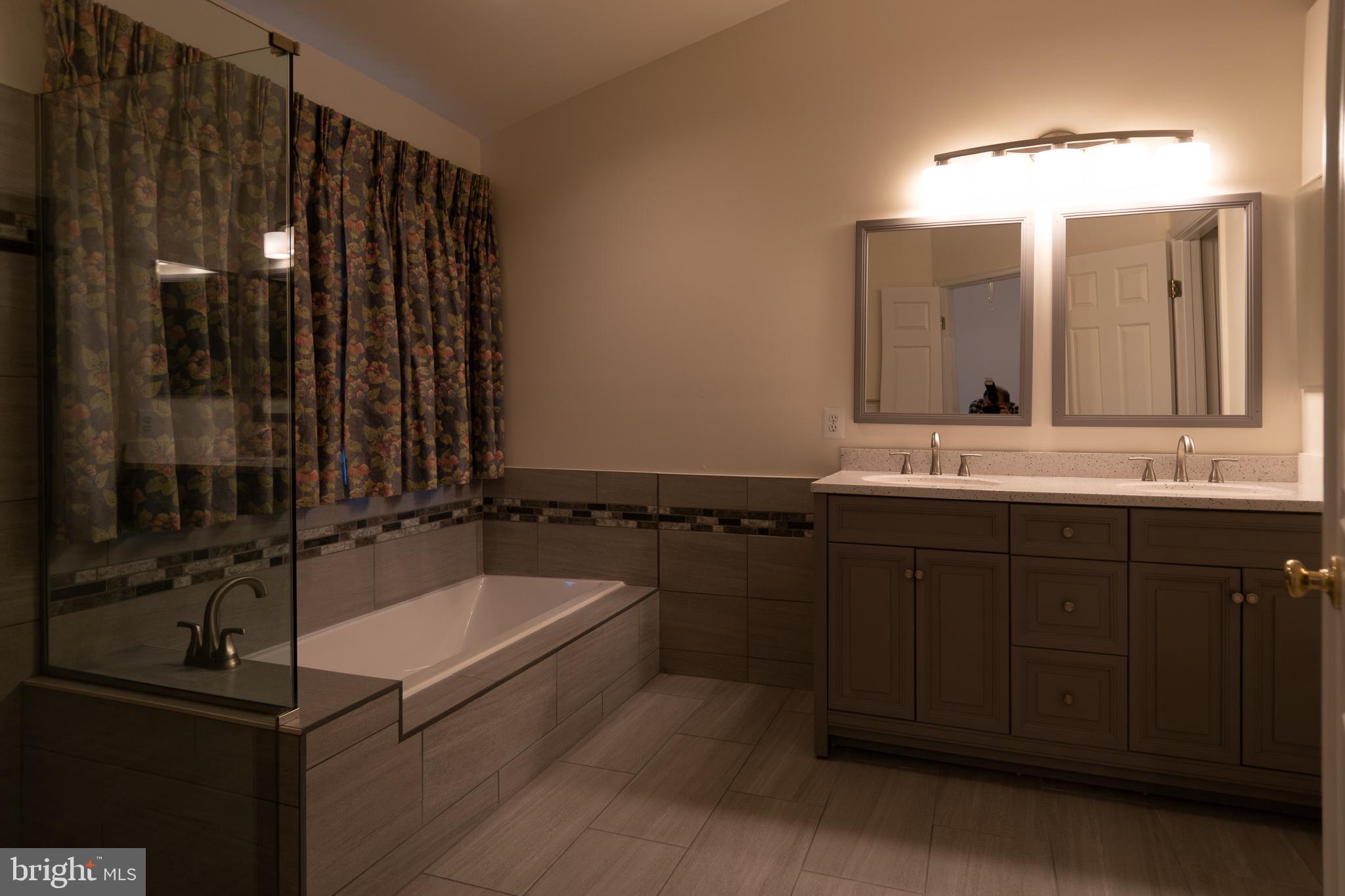 AMBERWOOD - Residential Lease