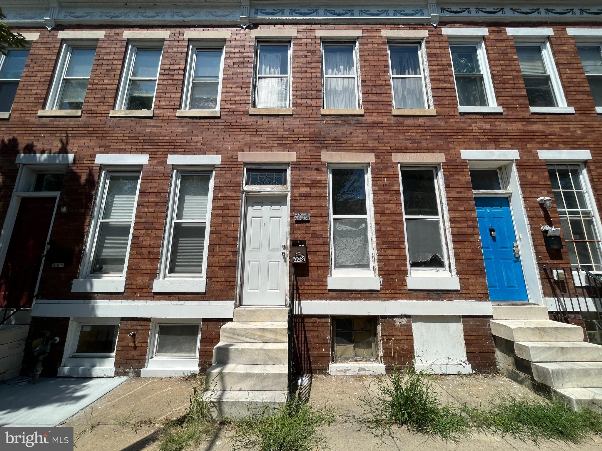 ONLINE AUCTION: Bidding begins 09/01/2025 @ 10:00 AM. Bidding ends 09/03/2025 @ 06:40 PM. List Price is Suggested Opening Bid. Deposit: $10,000.
This townhouse is located in the Harwood neighborhood near Charles Village. Within the area is Clifton Park, a public park that includes a golf course and scenic gardens, and Druid Hill Park. It is also in close proximity to notable facilities like Sherwood Gardens and John Hopkins University, while nearby major thoroughfares such as Greenmount Avenue and 25th Street offer efficient access to Baltimore’s broader roadway network. This property is vacant.
