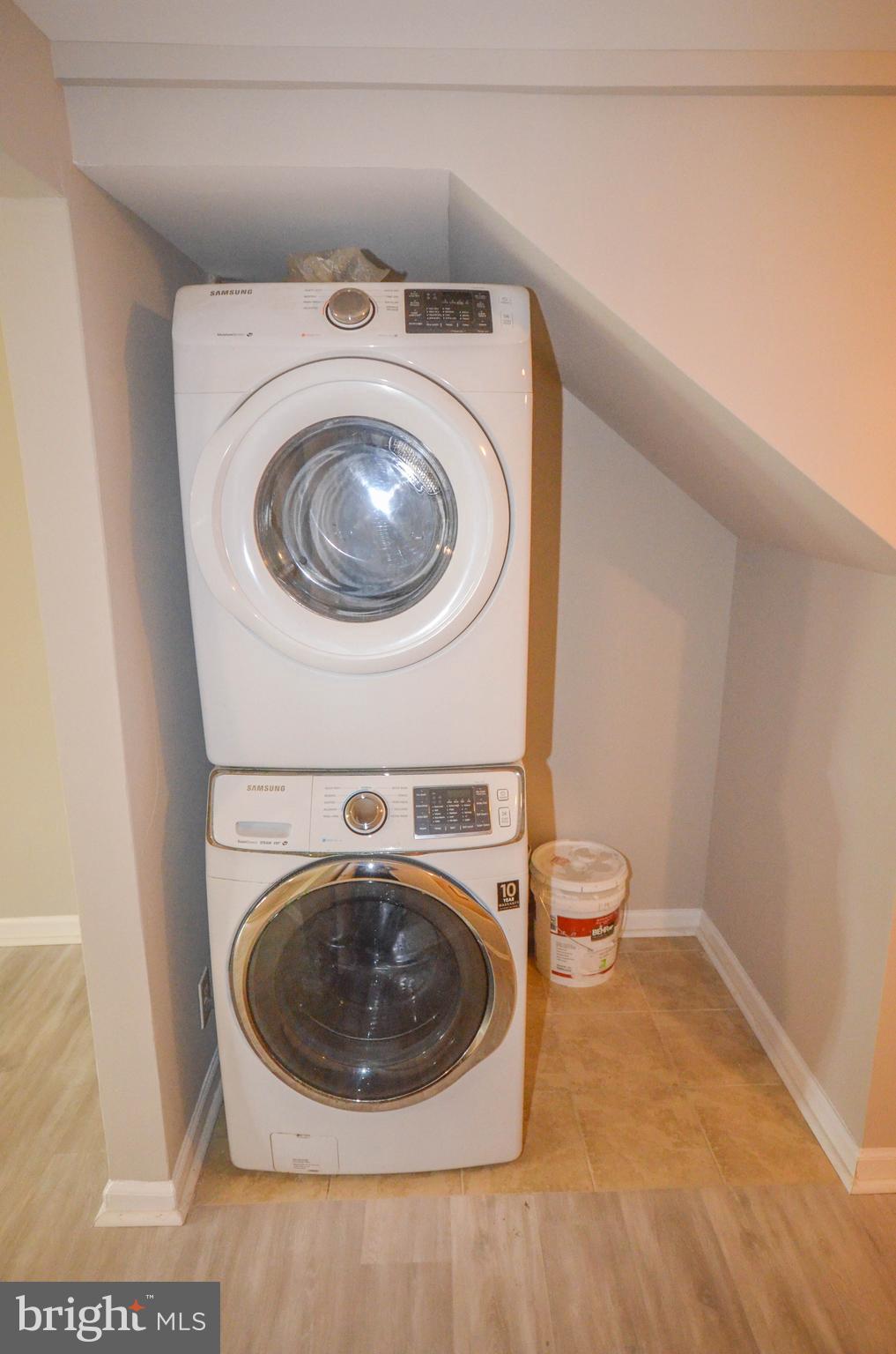 MARYLAND PLACE - Residential Lease