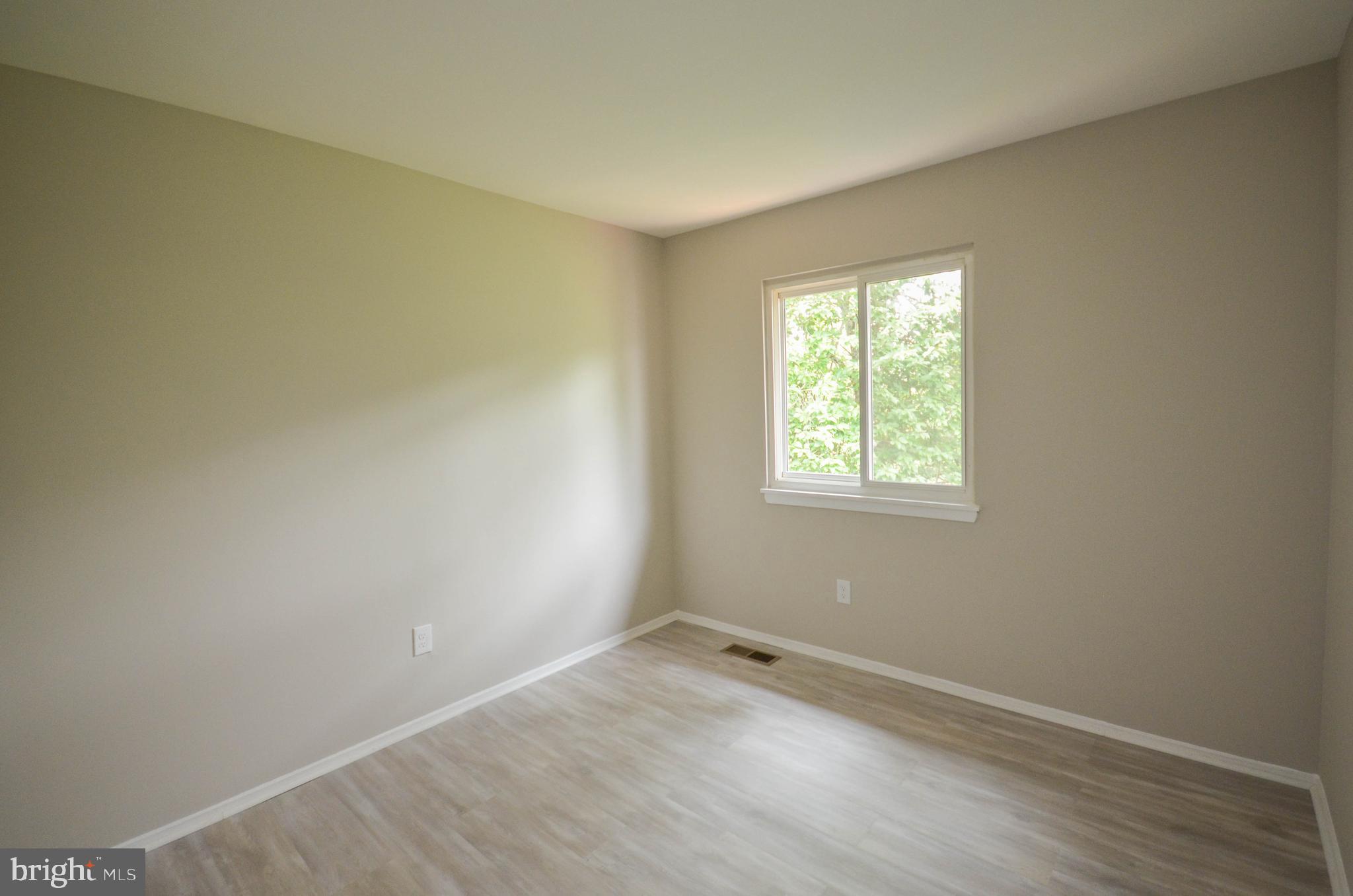 MARYLAND PLACE - Residential Lease