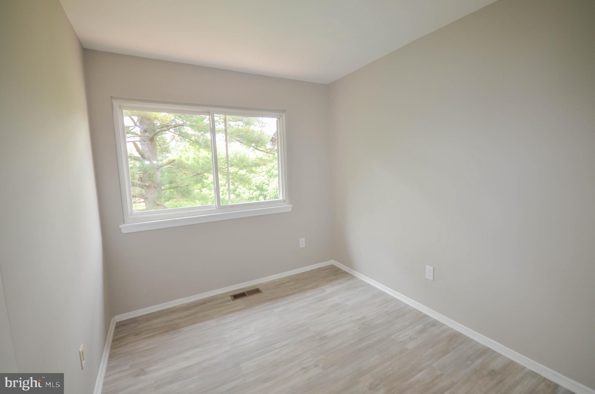 MARYLAND PLACE - Residential Lease