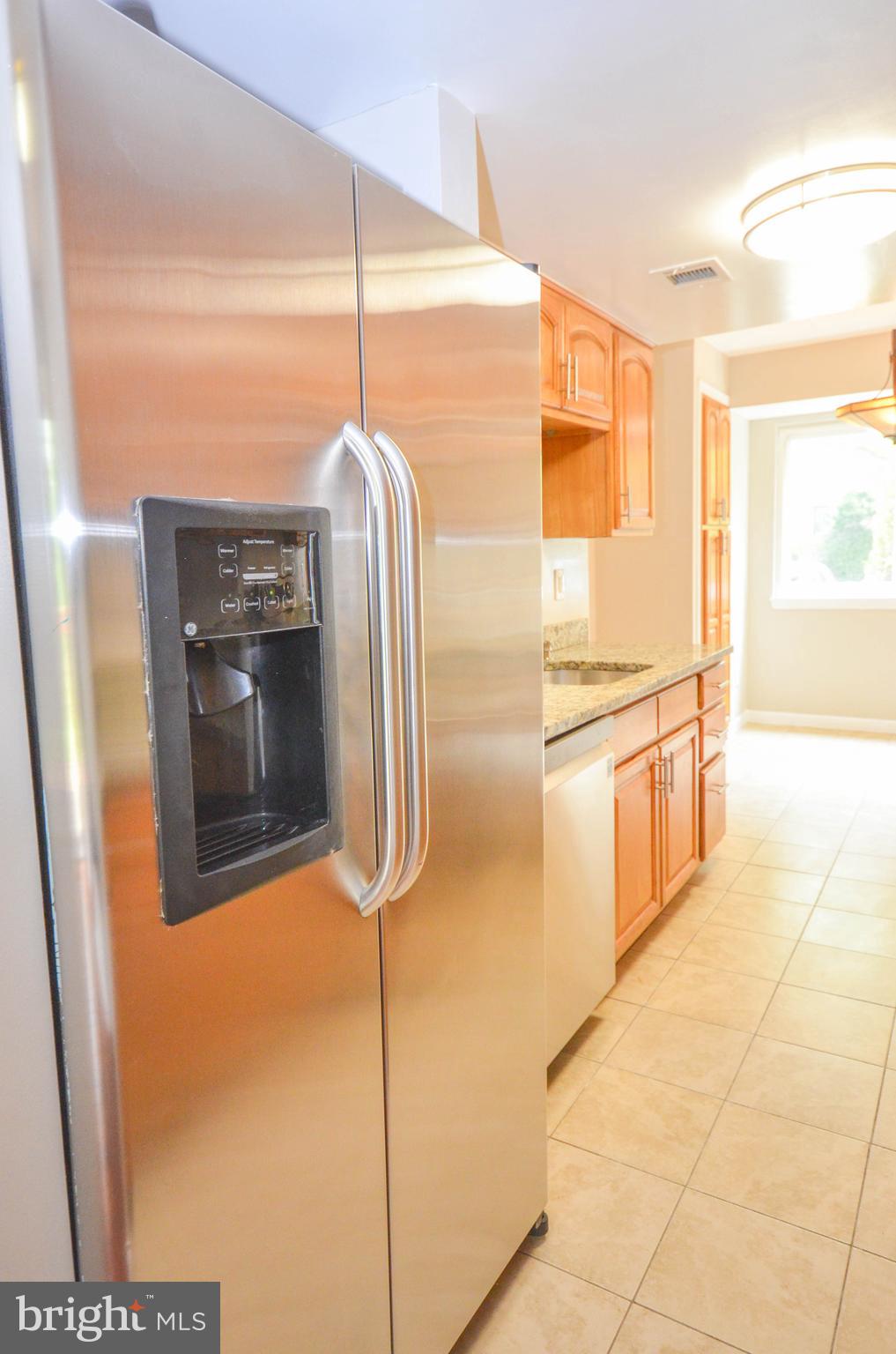 MARYLAND PLACE - Residential Lease