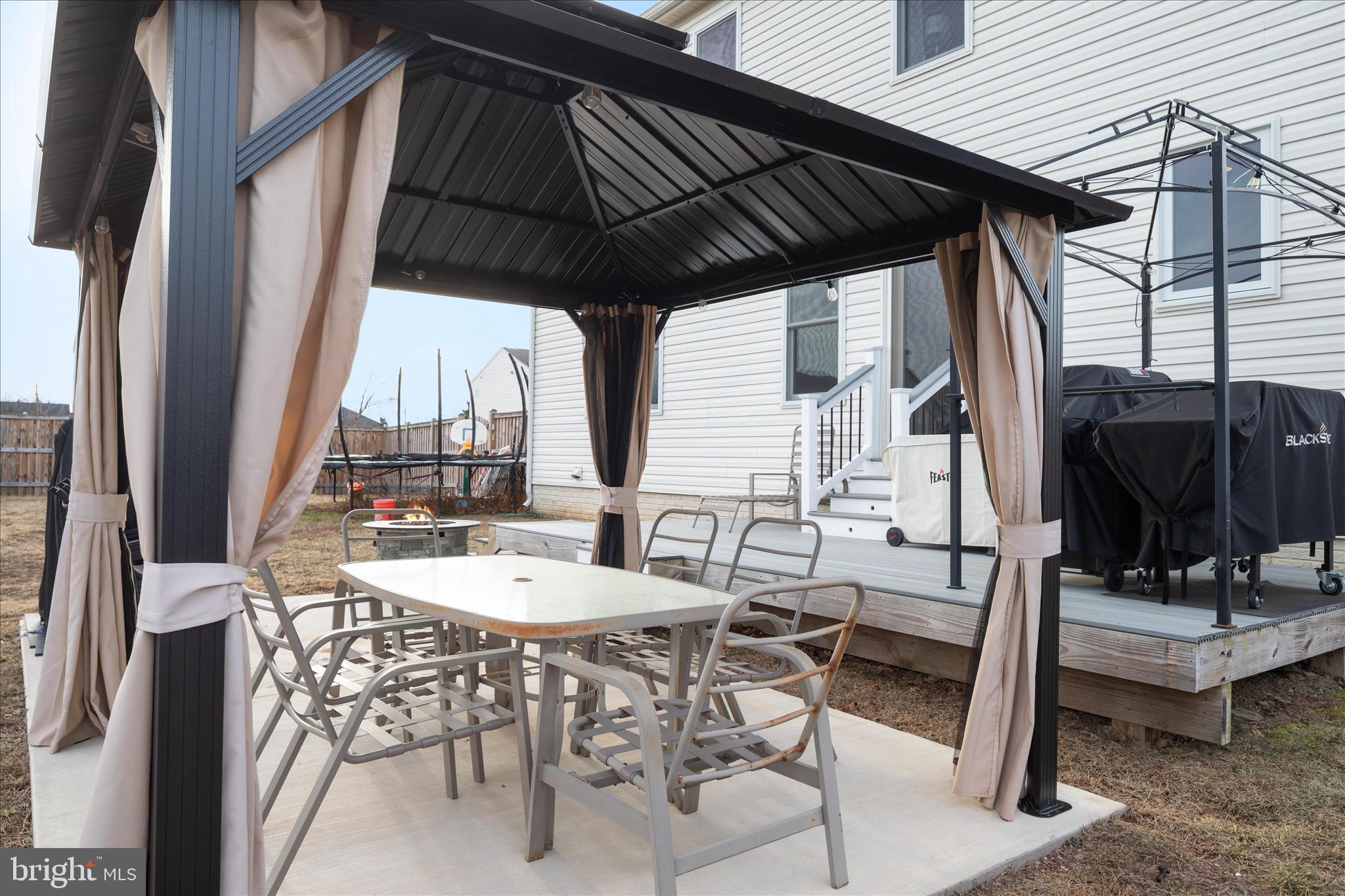 MEADOWS EDGE - Residential