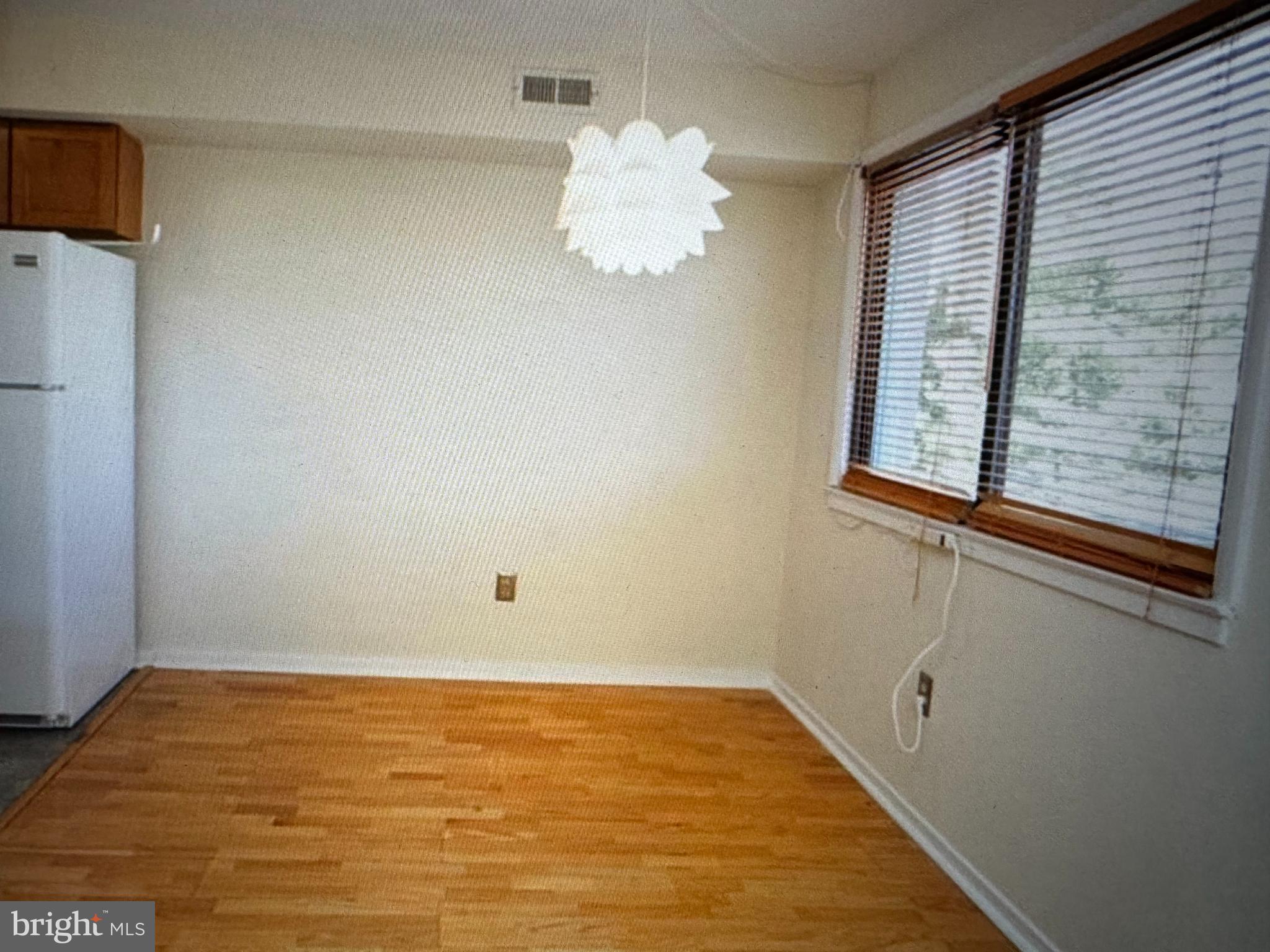 102 GREGORYS WAY 102