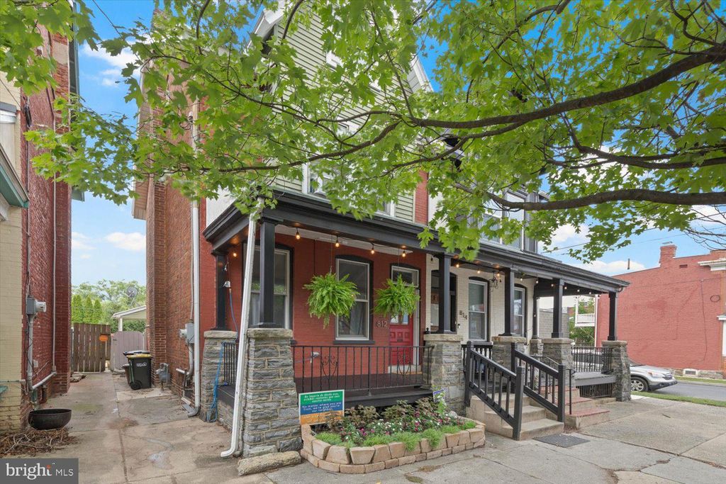 Photo of 812 N Shippen Street, Lancaster, PA 17602 (MLS # PALA2053966)
