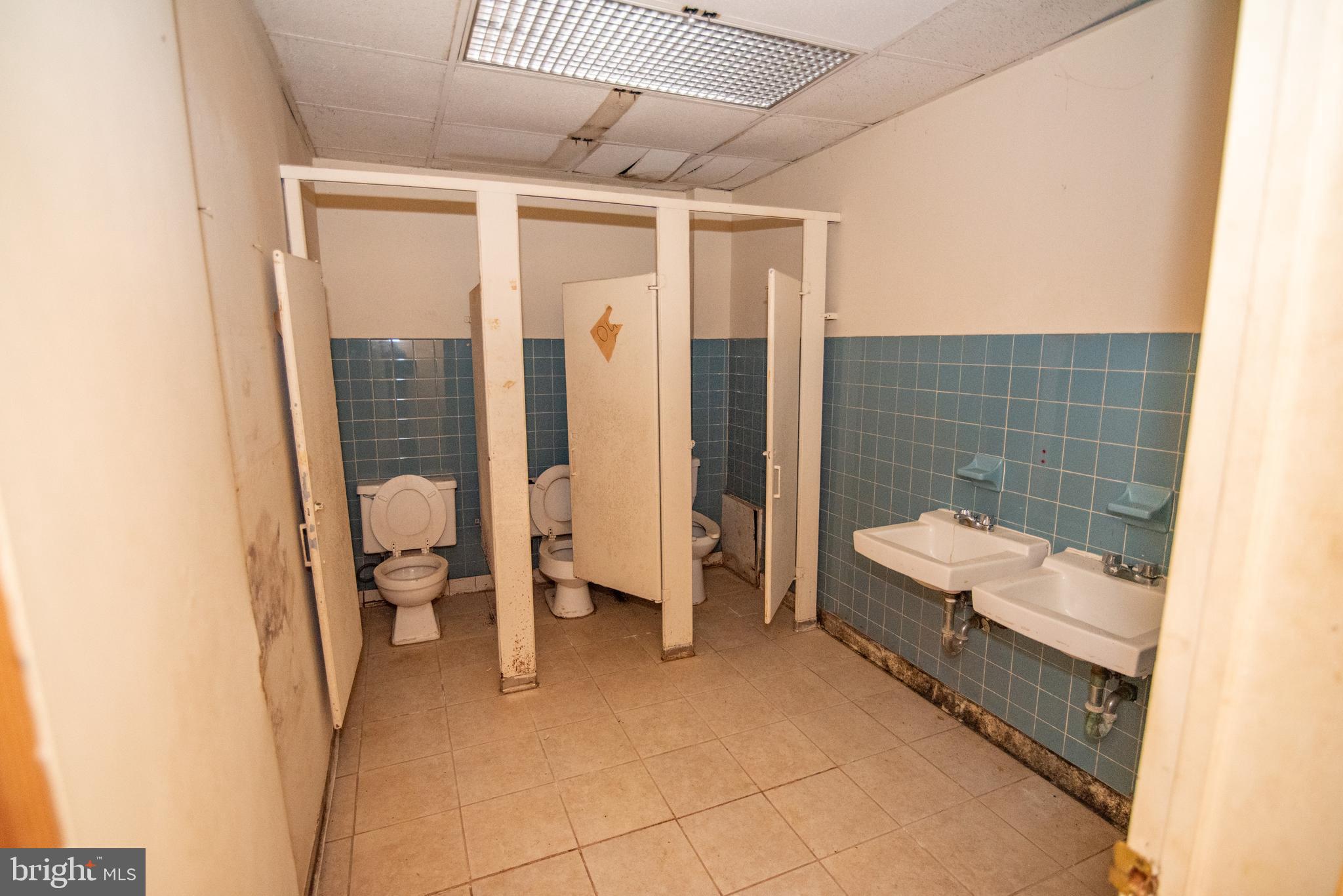 FOREST PARK - Commercial Sale