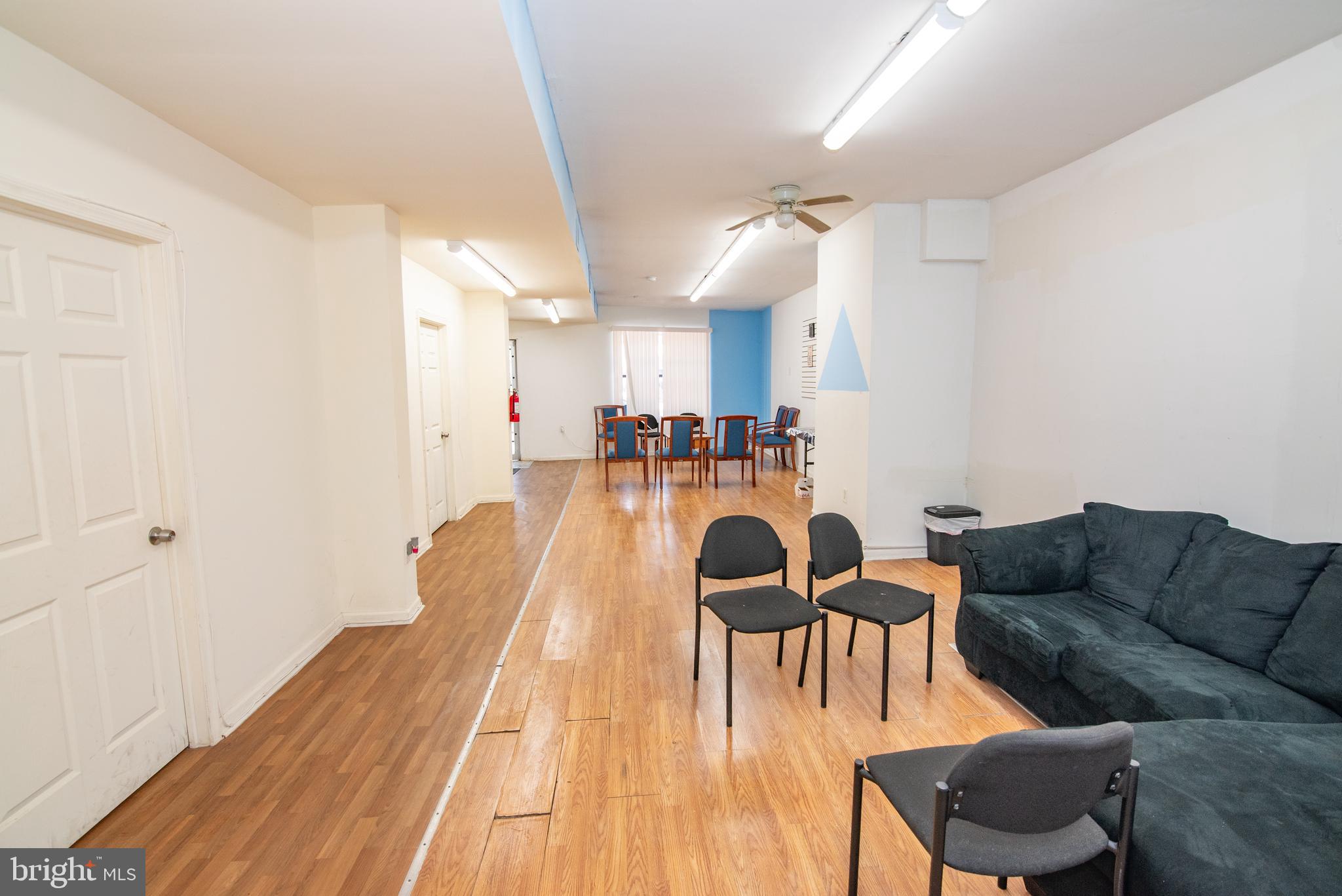 FOREST PARK - Commercial Sale