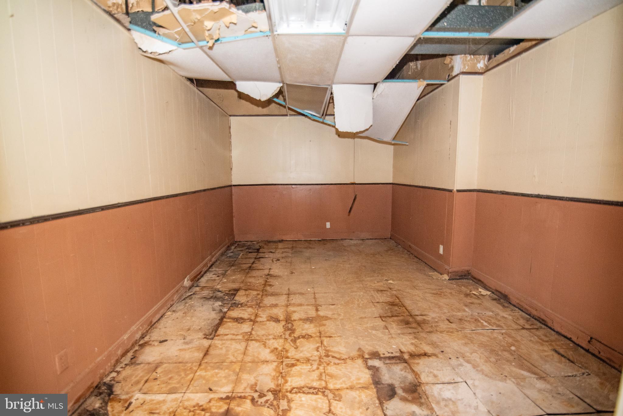 FOREST PARK - Commercial Sale