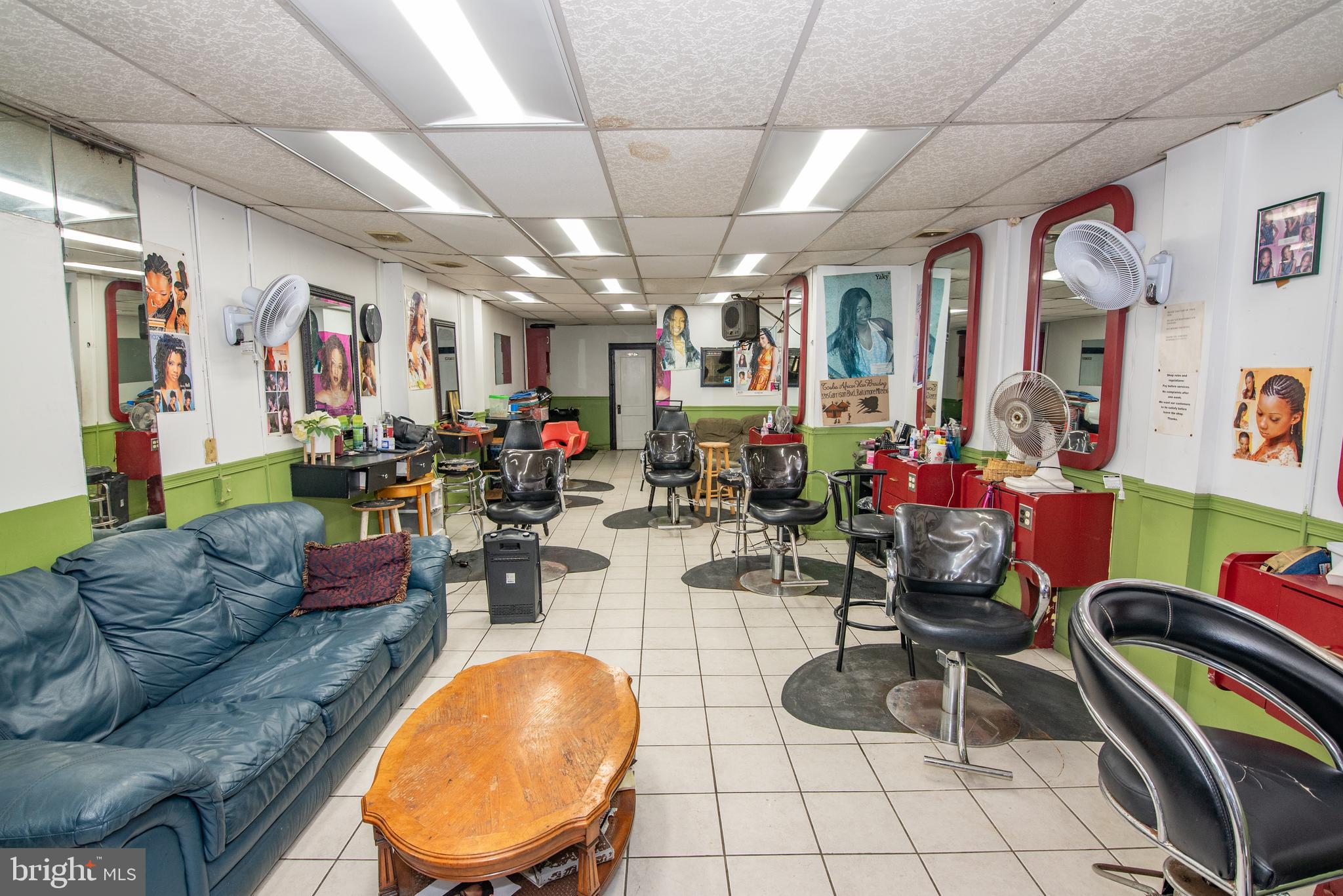 FOREST PARK - Commercial Sale