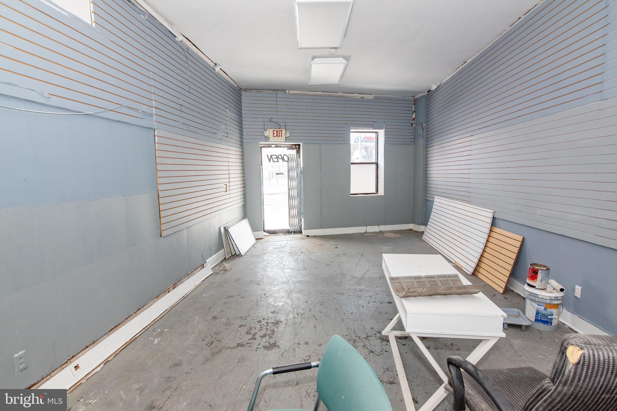 FOREST PARK - Commercial Sale