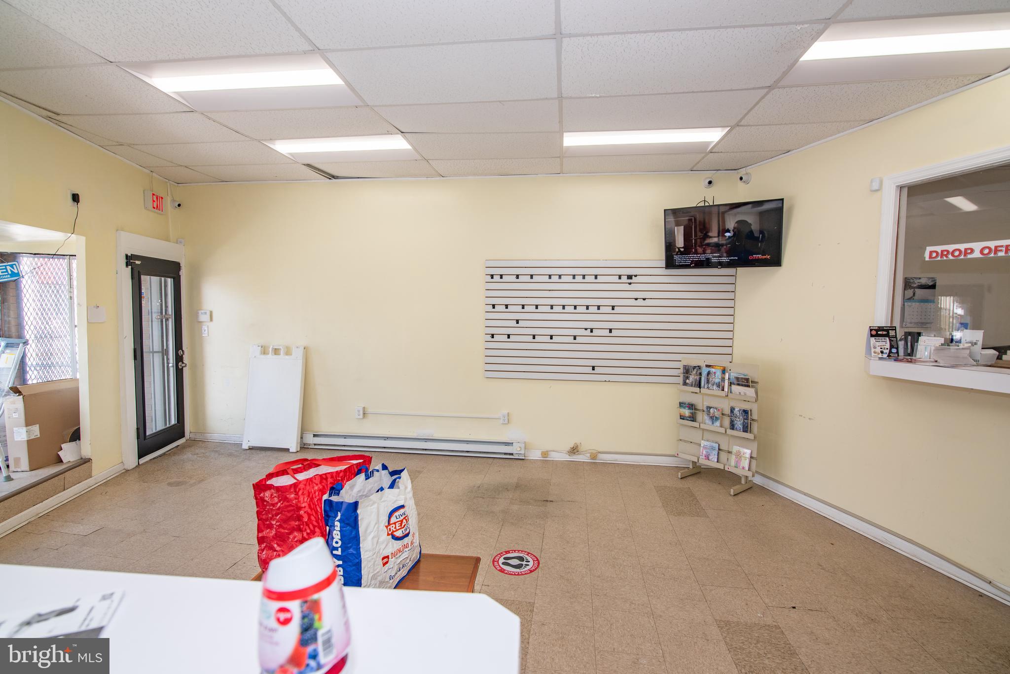 FOREST PARK - Commercial Sale