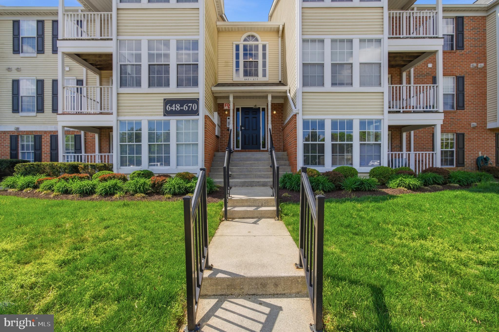 662 JUPITER HILLS COURT 4-4H