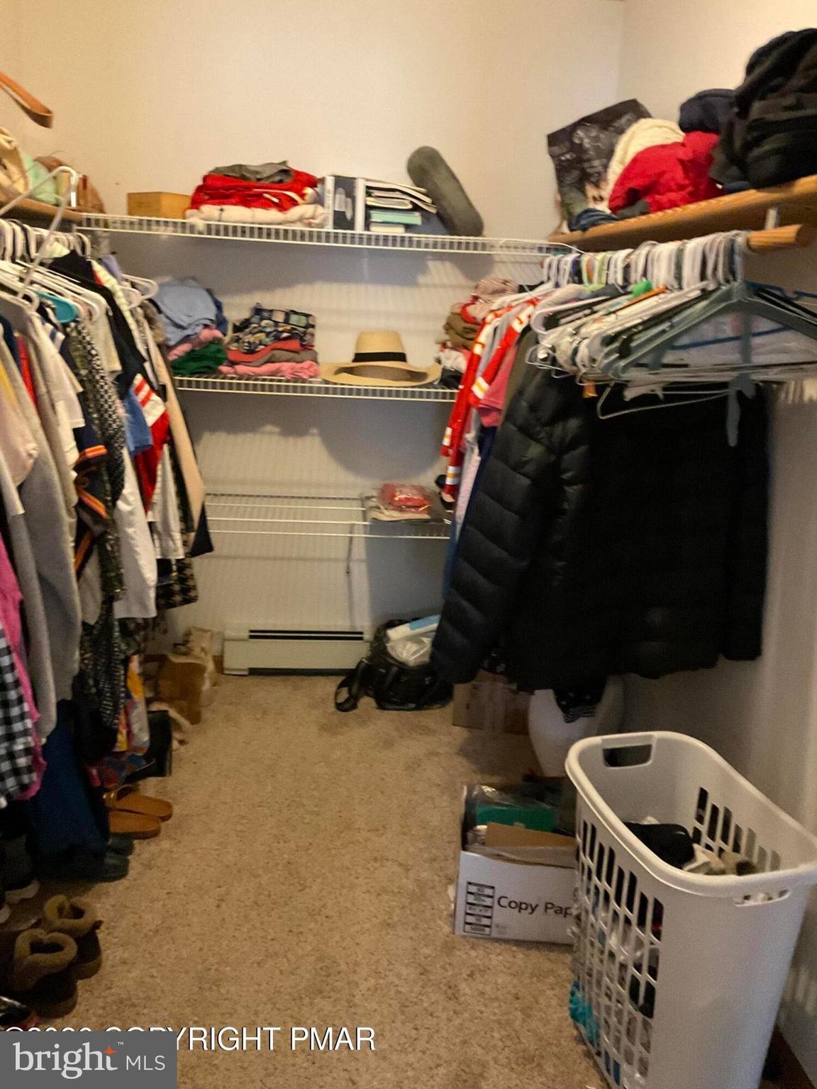 ARROWHEAD  LAKES - Residential