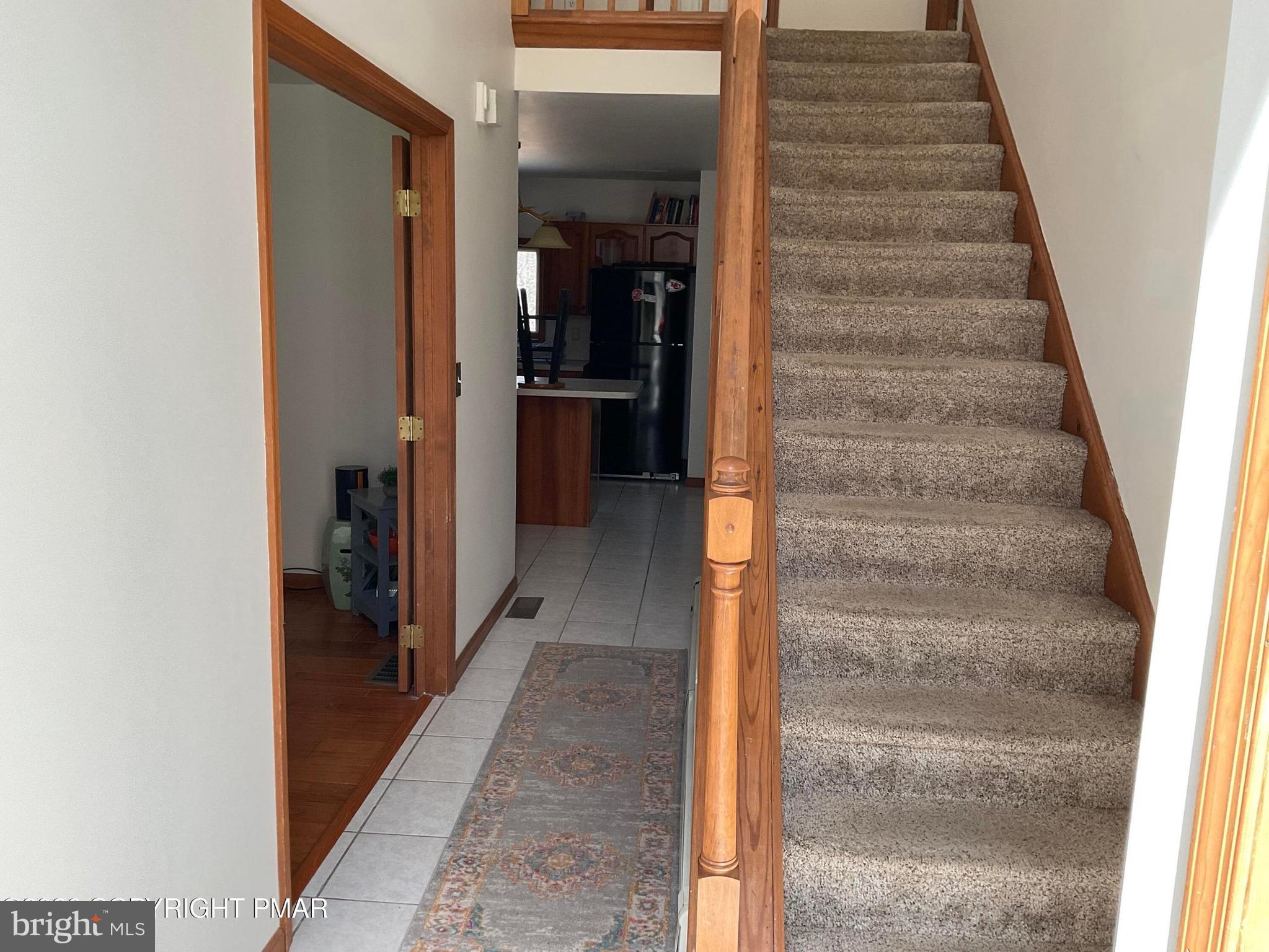 ARROWHEAD  LAKES - Residential