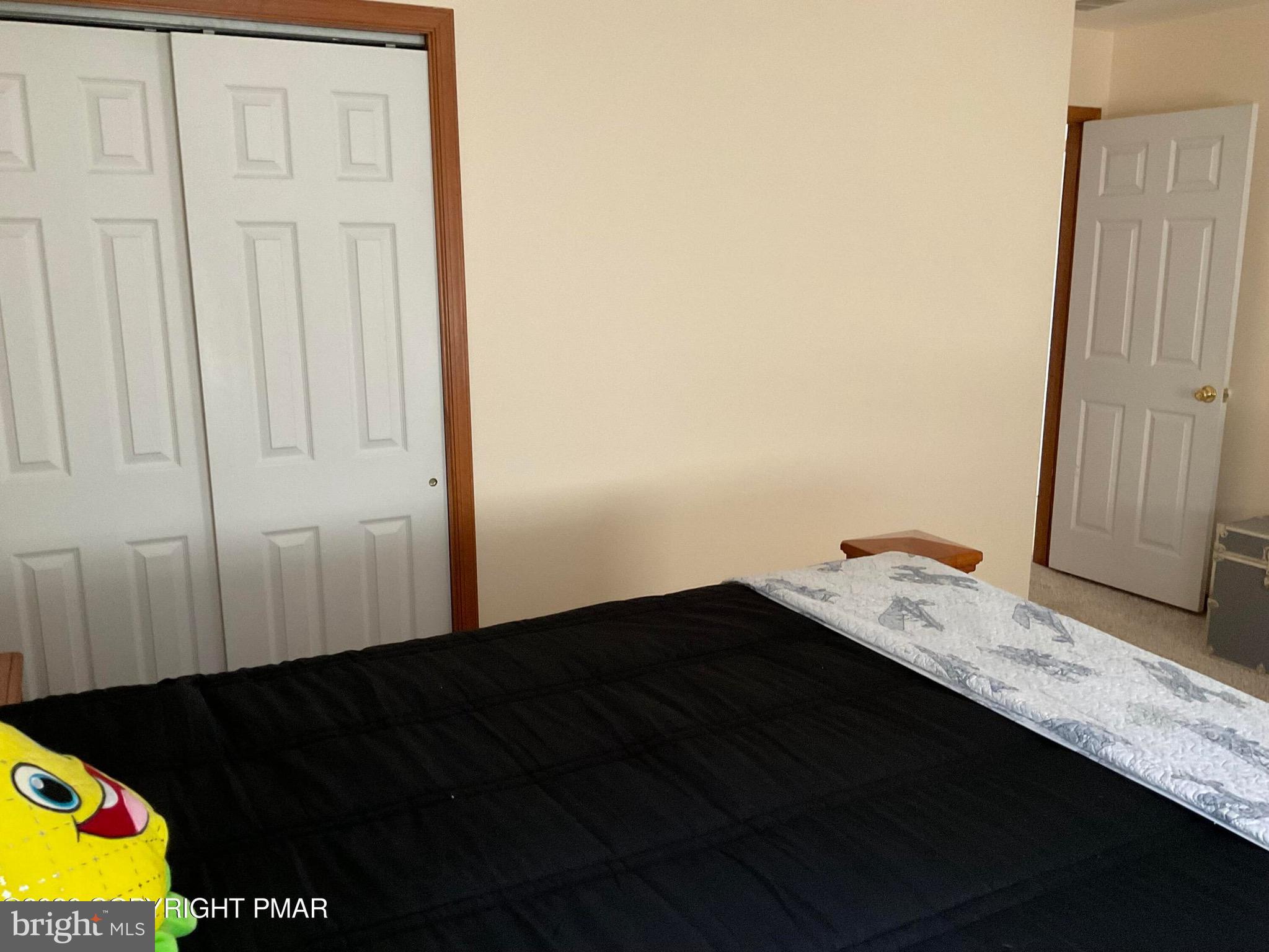 ARROWHEAD  LAKES - Residential