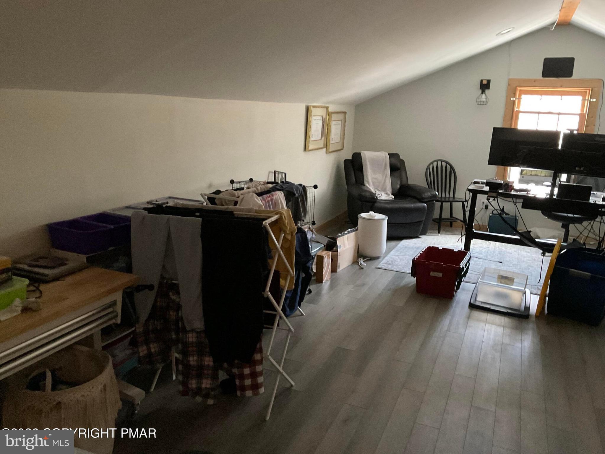 ARROWHEAD  LAKES - Residential