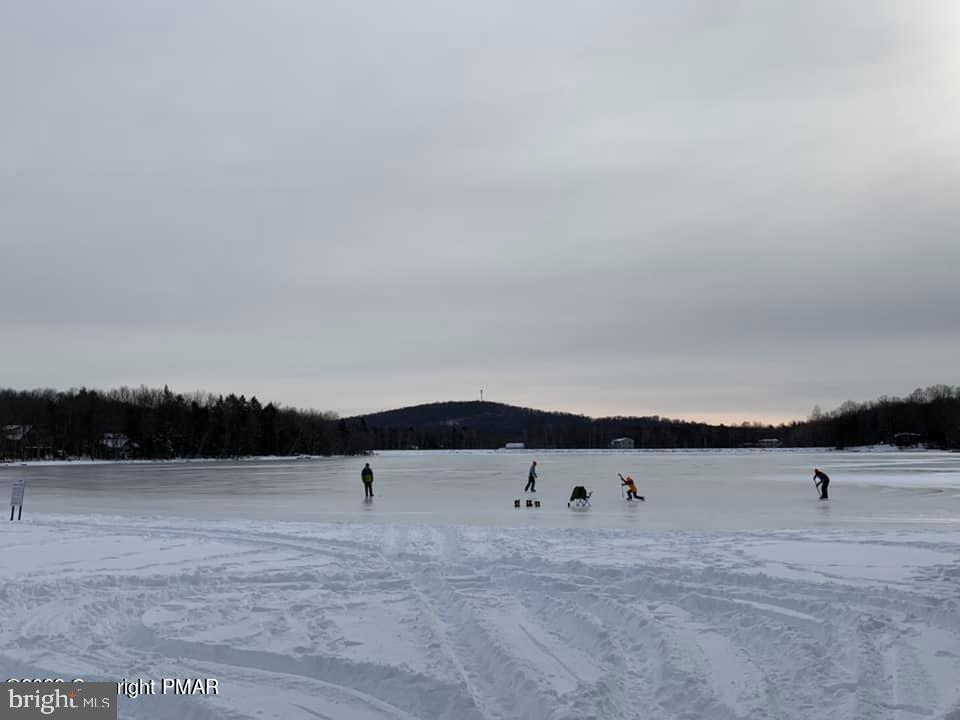 ARROWHEAD  LAKES - Residential