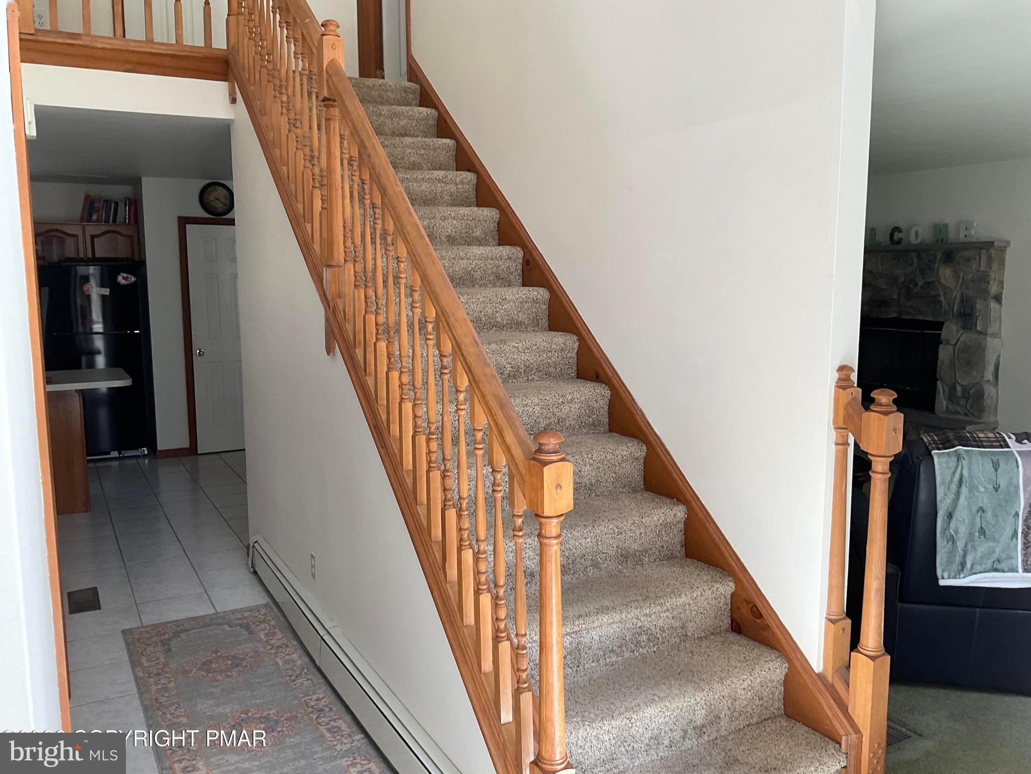 ARROWHEAD  LAKES - Residential