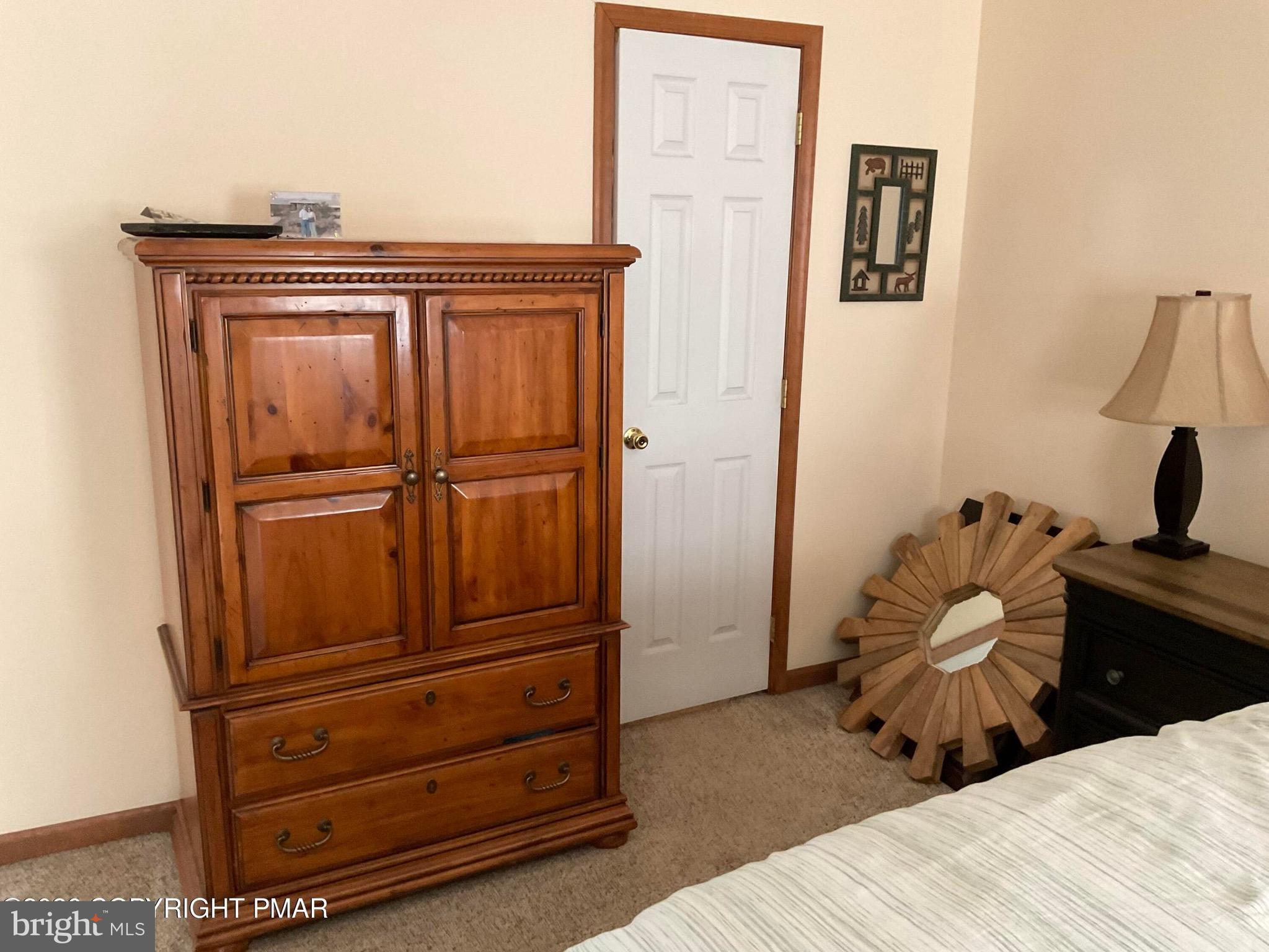 ARROWHEAD  LAKES - Residential