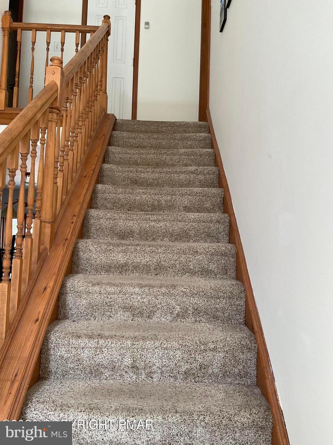 ARROWHEAD  LAKES - Residential