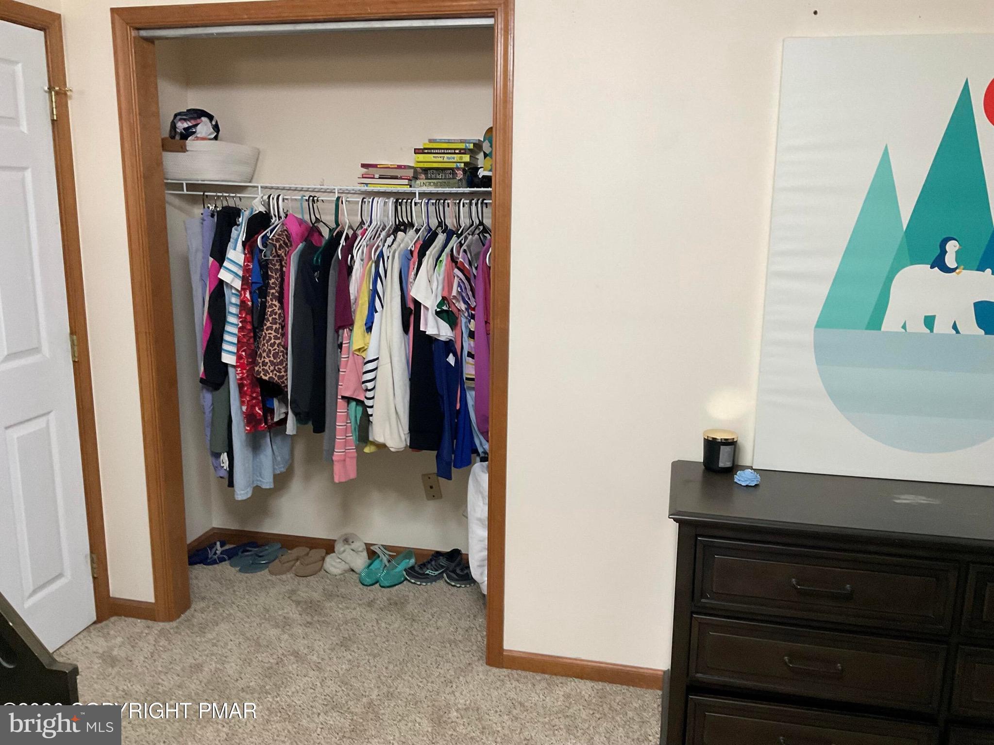 ARROWHEAD  LAKES - Residential