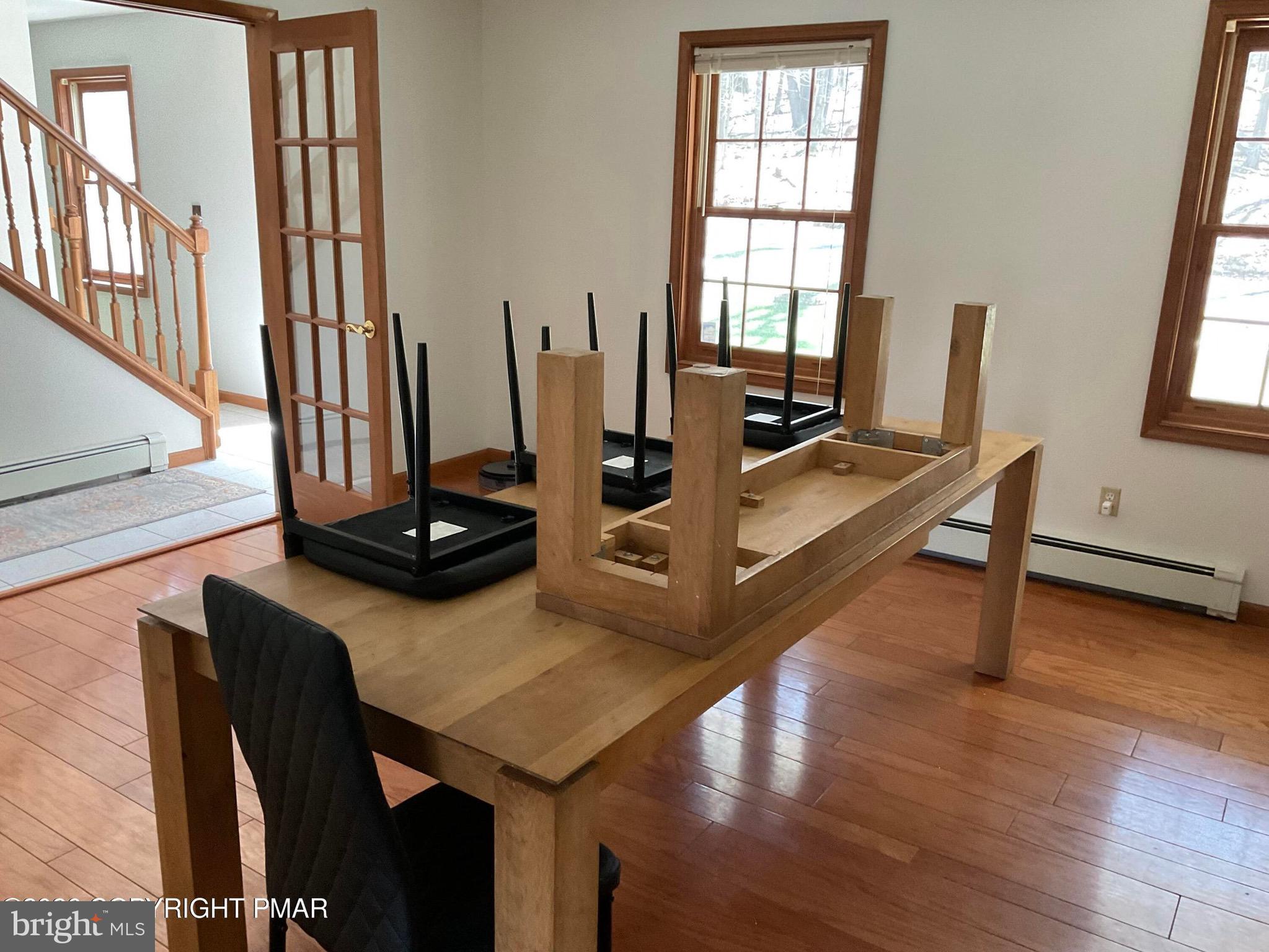 ARROWHEAD  LAKES - Residential