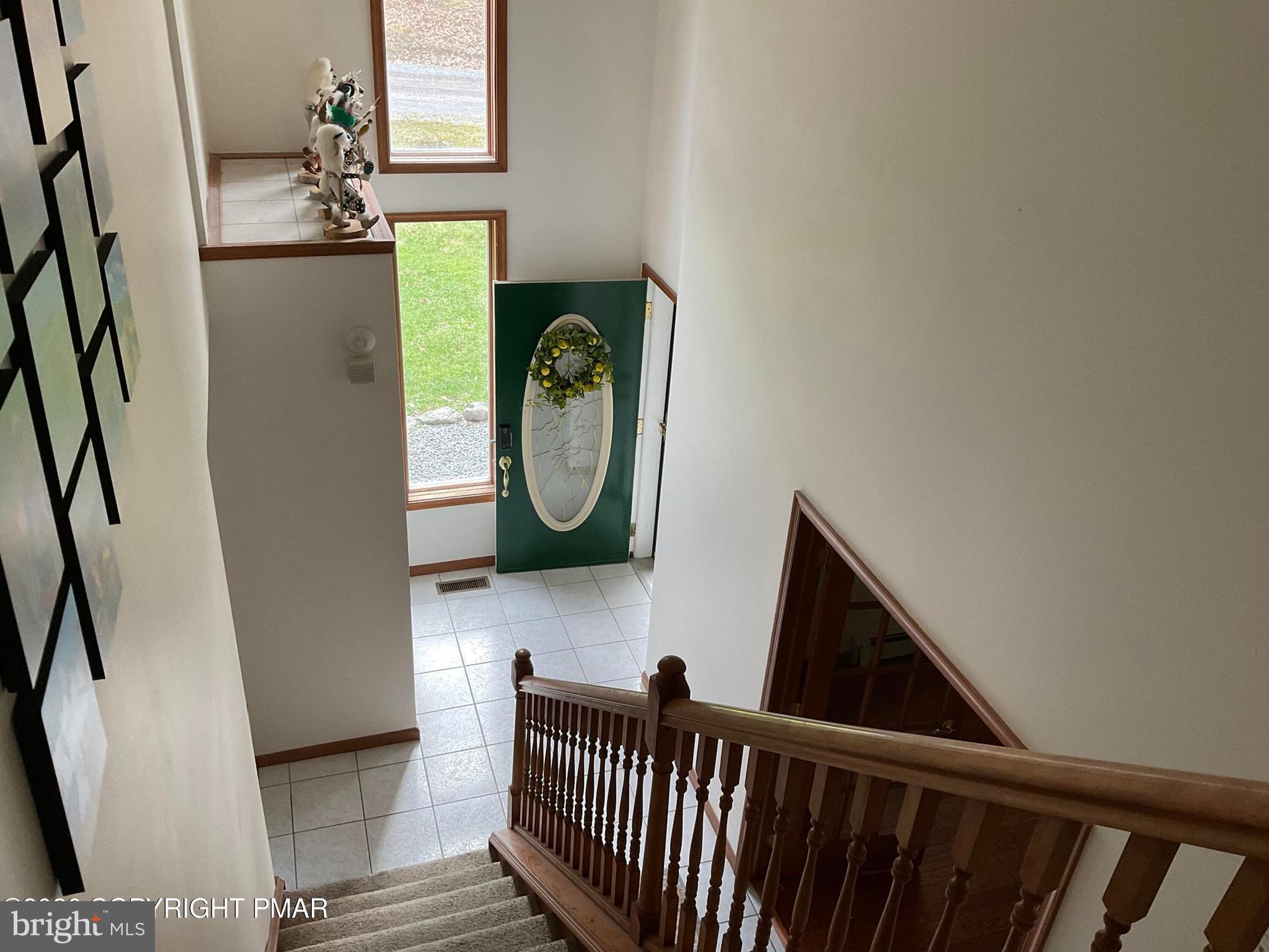 ARROWHEAD  LAKES - Residential