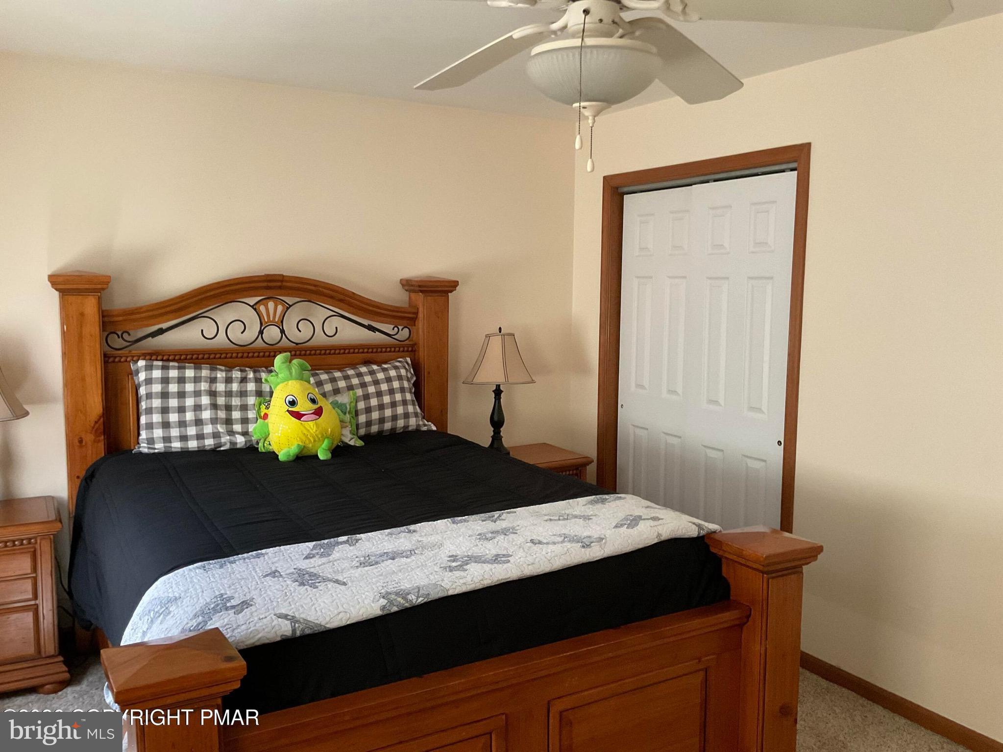 ARROWHEAD  LAKES - Residential