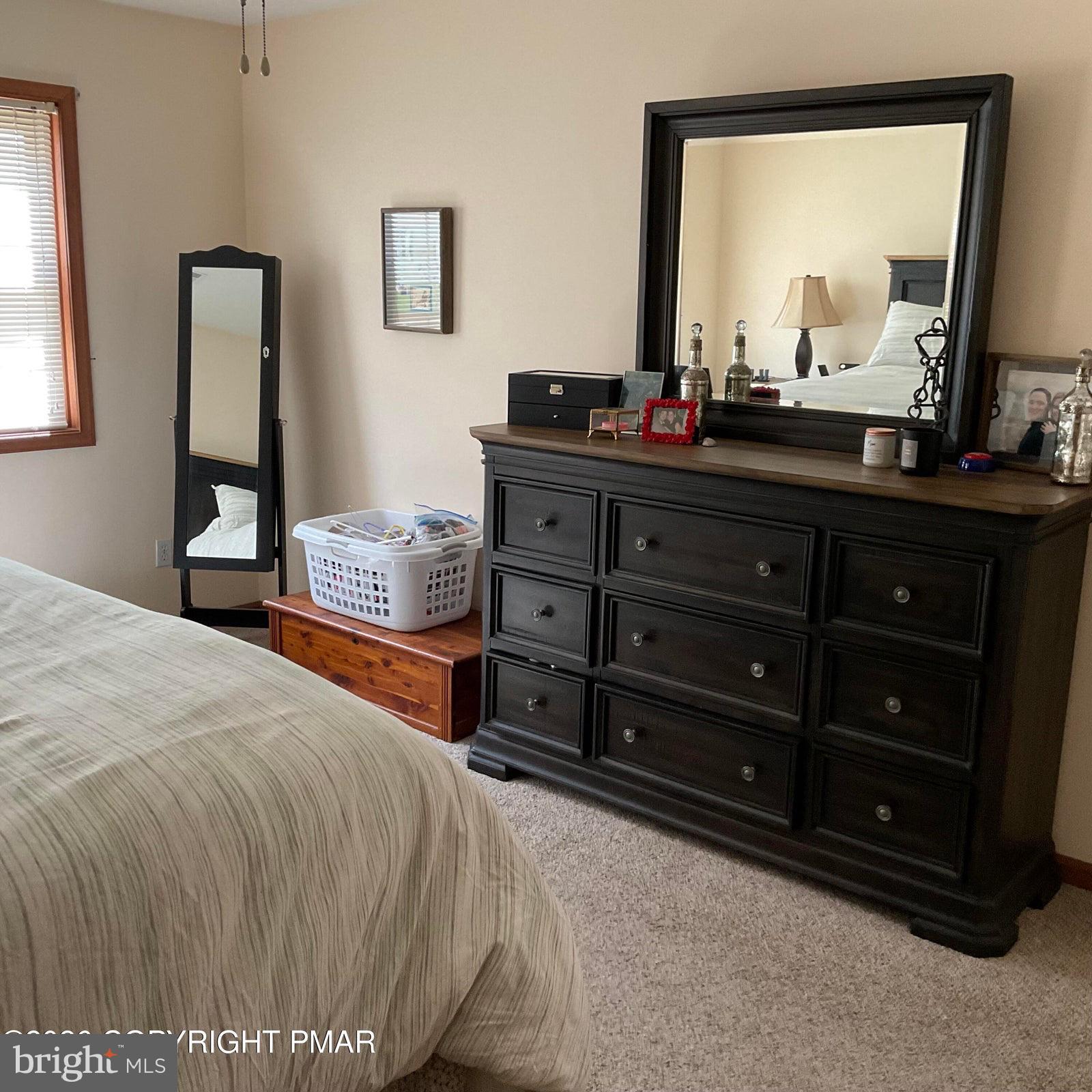 ARROWHEAD  LAKES - Residential