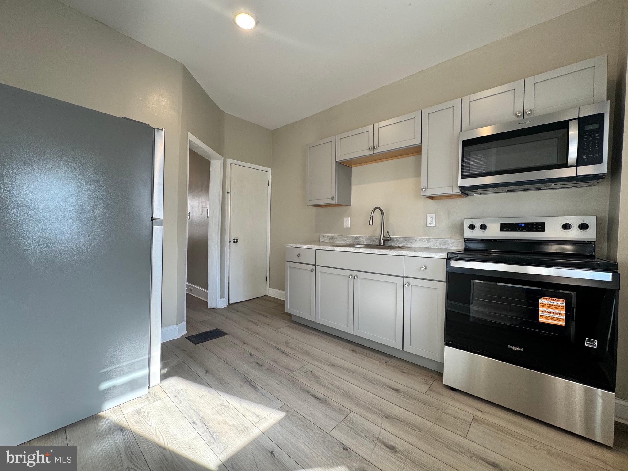 PORT RICHMOND - Residential