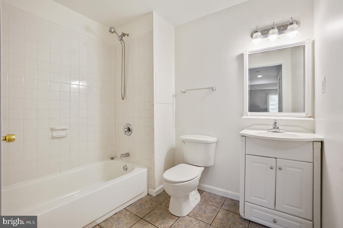 GARRETT FOREST - Residential Lease