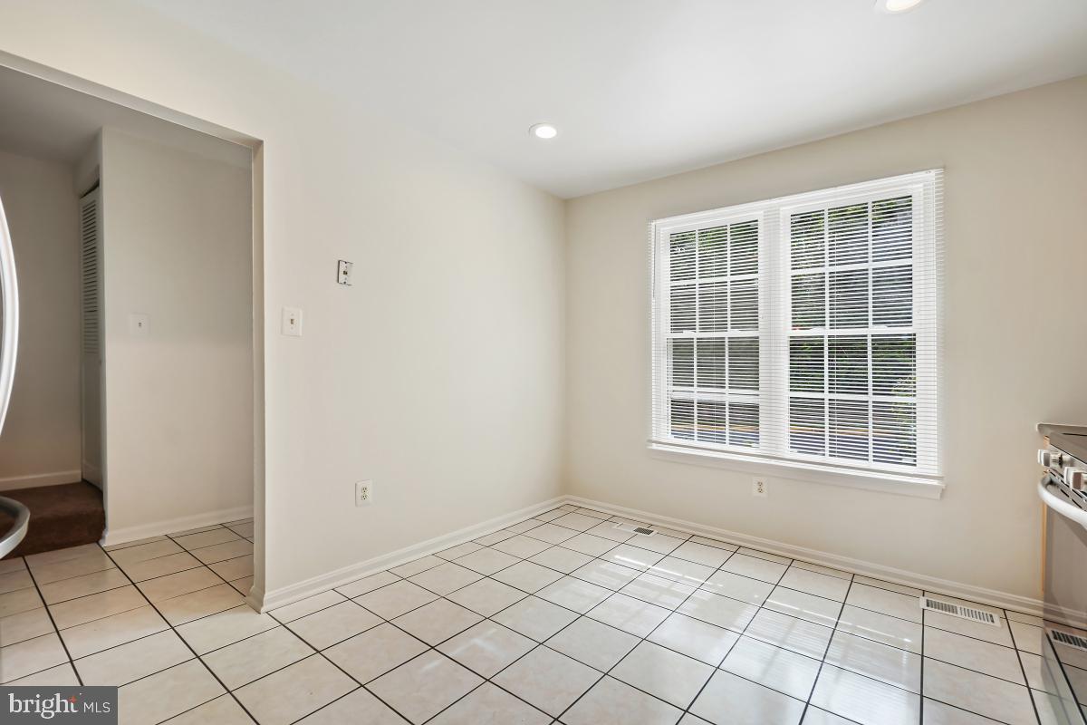 GARRETT FOREST - Residential Lease