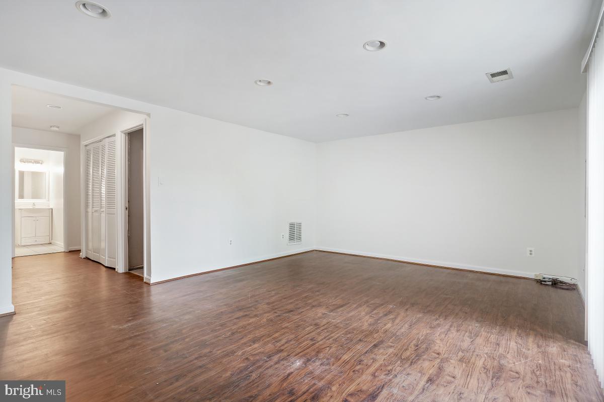 GARRETT FOREST - Residential Lease