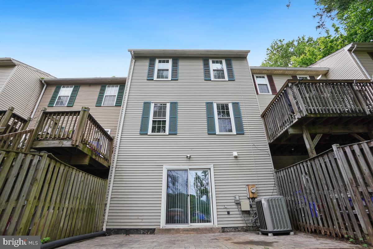 GARRETT FOREST - Residential Lease