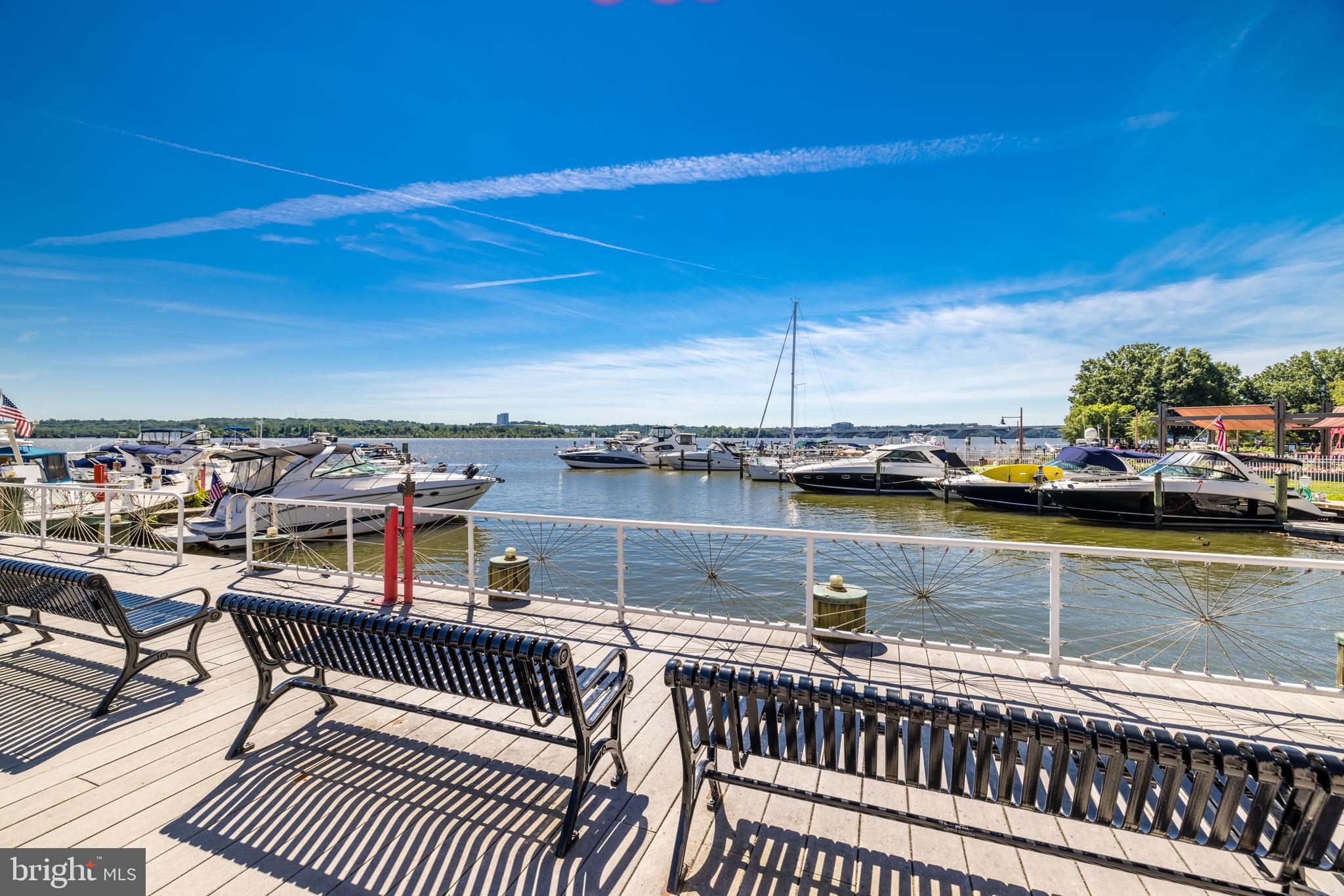 OLD TOWN ALEXANDRIA - Residential