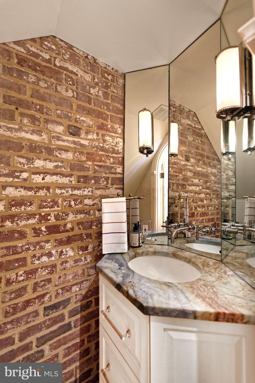 OLD TOWN ALEXANDRIA - Residential